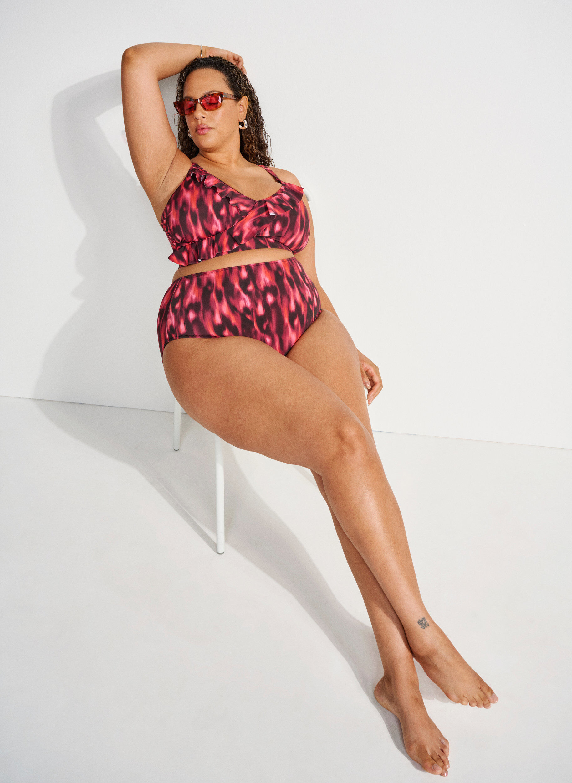 Zizzi Culotte de bikini imprim&eacute;e et taille haute, Rouge, Image image number 0