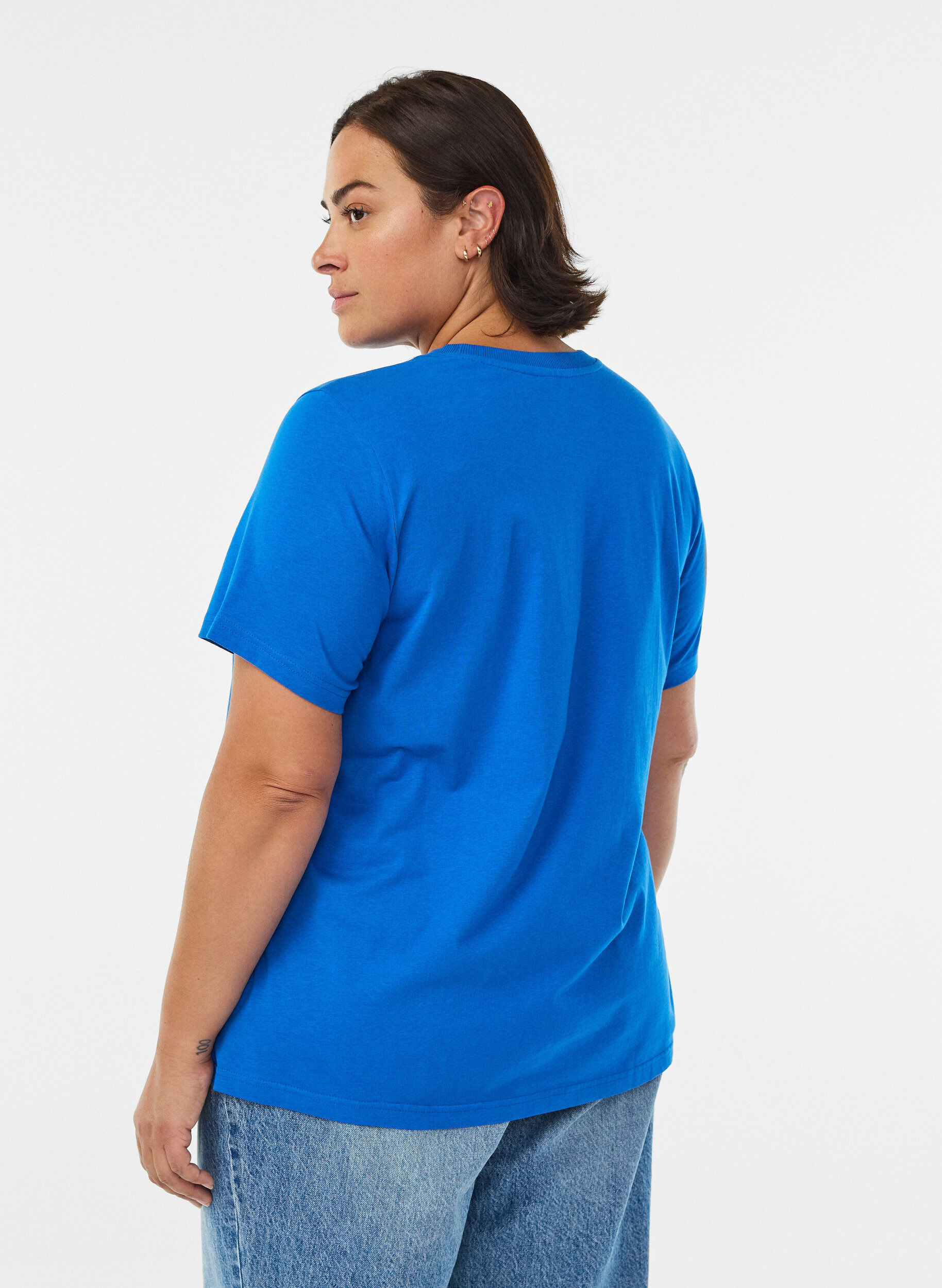Zizzi Basic T-Shirt aus Baumwolle mit Rundhalsausschnitt, Blau, Model image number 2