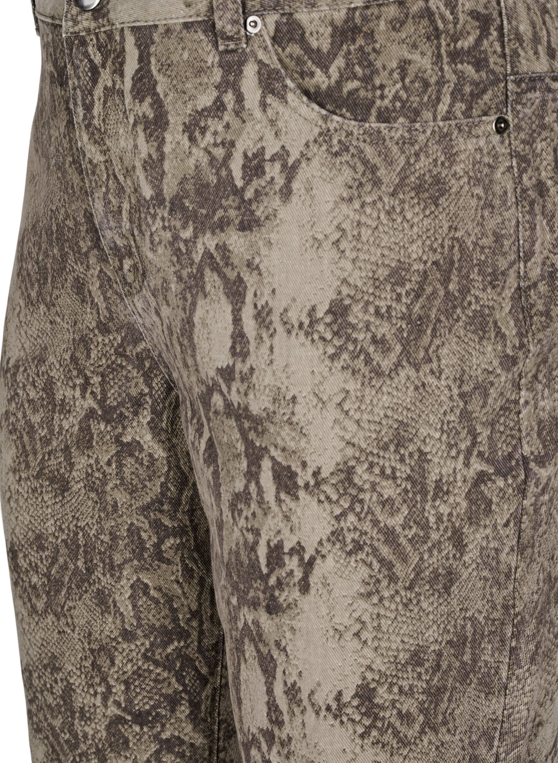 Zizzi Gemma Jeans mit hoher Taille und Schlangenmuster, Braun, Packshot image number 2
