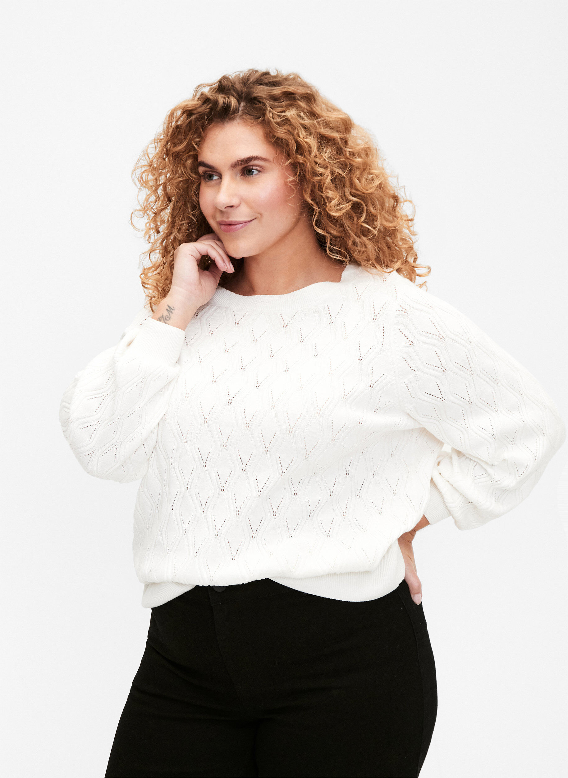 Zizzi Pullover mit Lochmuster und U-Boot-Ausschnitt	, Cloud Dancer, Model image number 0