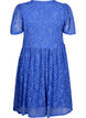 Kurzärmliges Spitzenkleid mit V-Ausschnitt, Dazzling Blue, Packshot image number 1