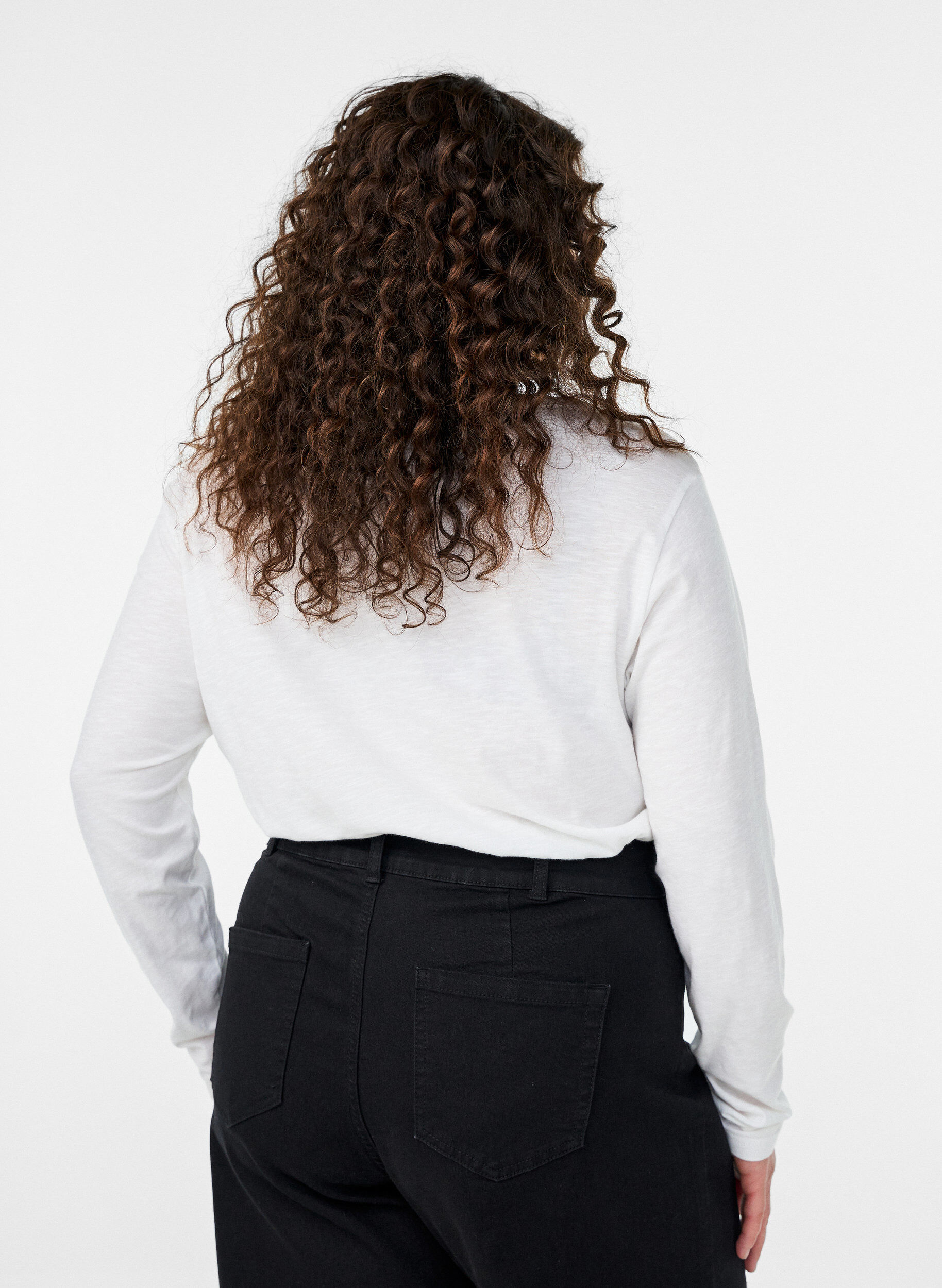 Zizzi FLASH - T-shirt &agrave; manches longues avec col V et boutons, Blanc, Model image number 2