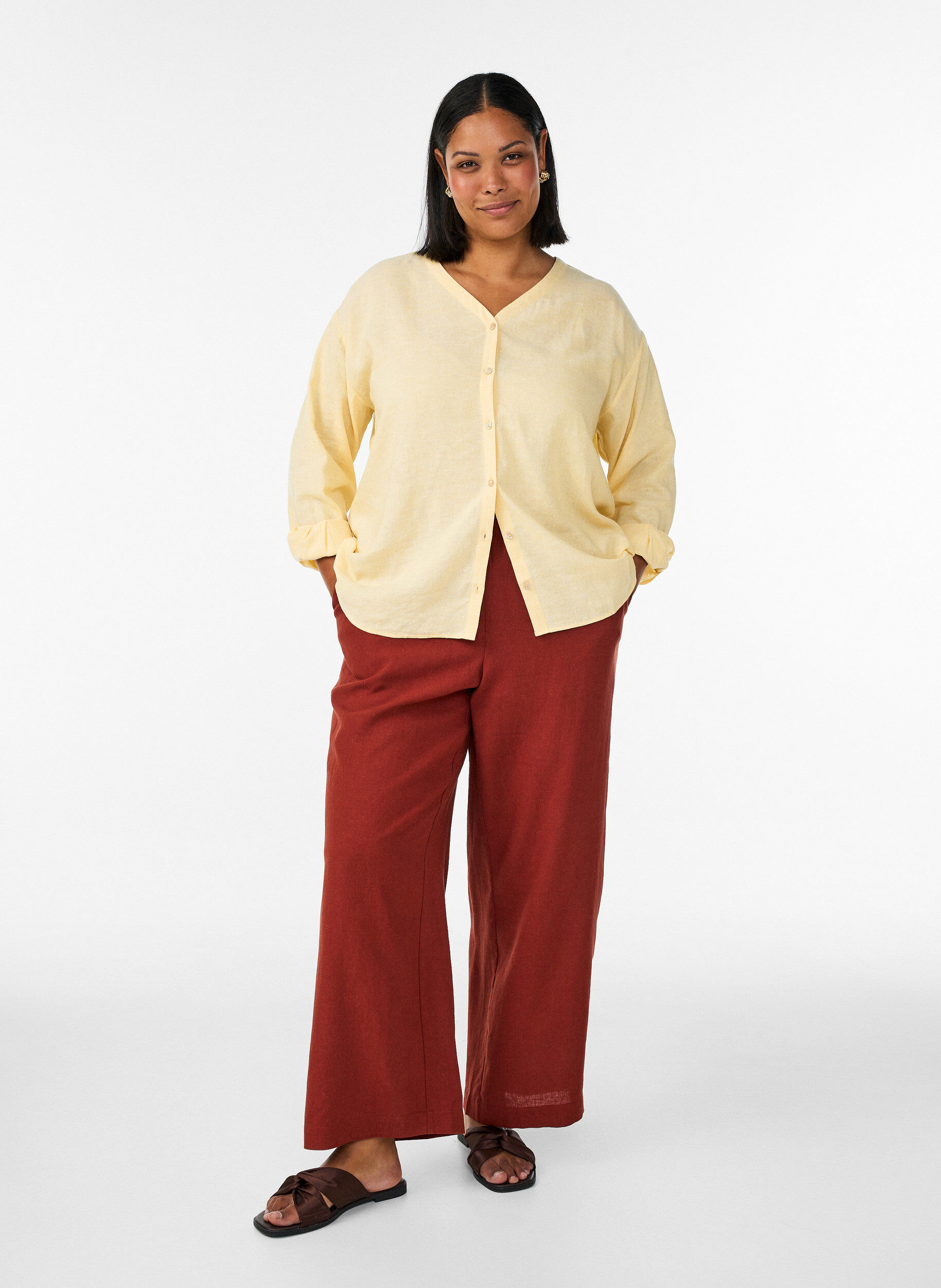 ZizziBluse aus Leinen und Viskose mit V-Ausschnitt, Gelb, Model image number 1