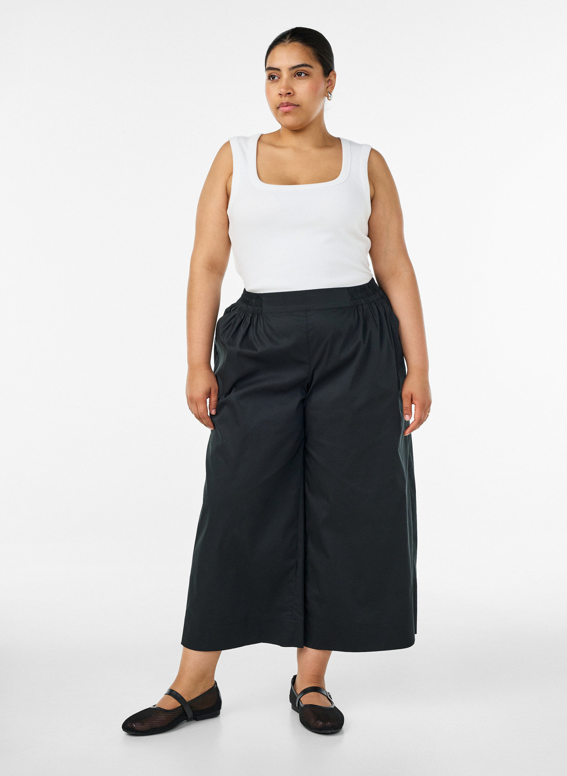 ZizziJupe-culotte avec ceinture &eacute;lastique et jambes amples, Noir, Model image number 0