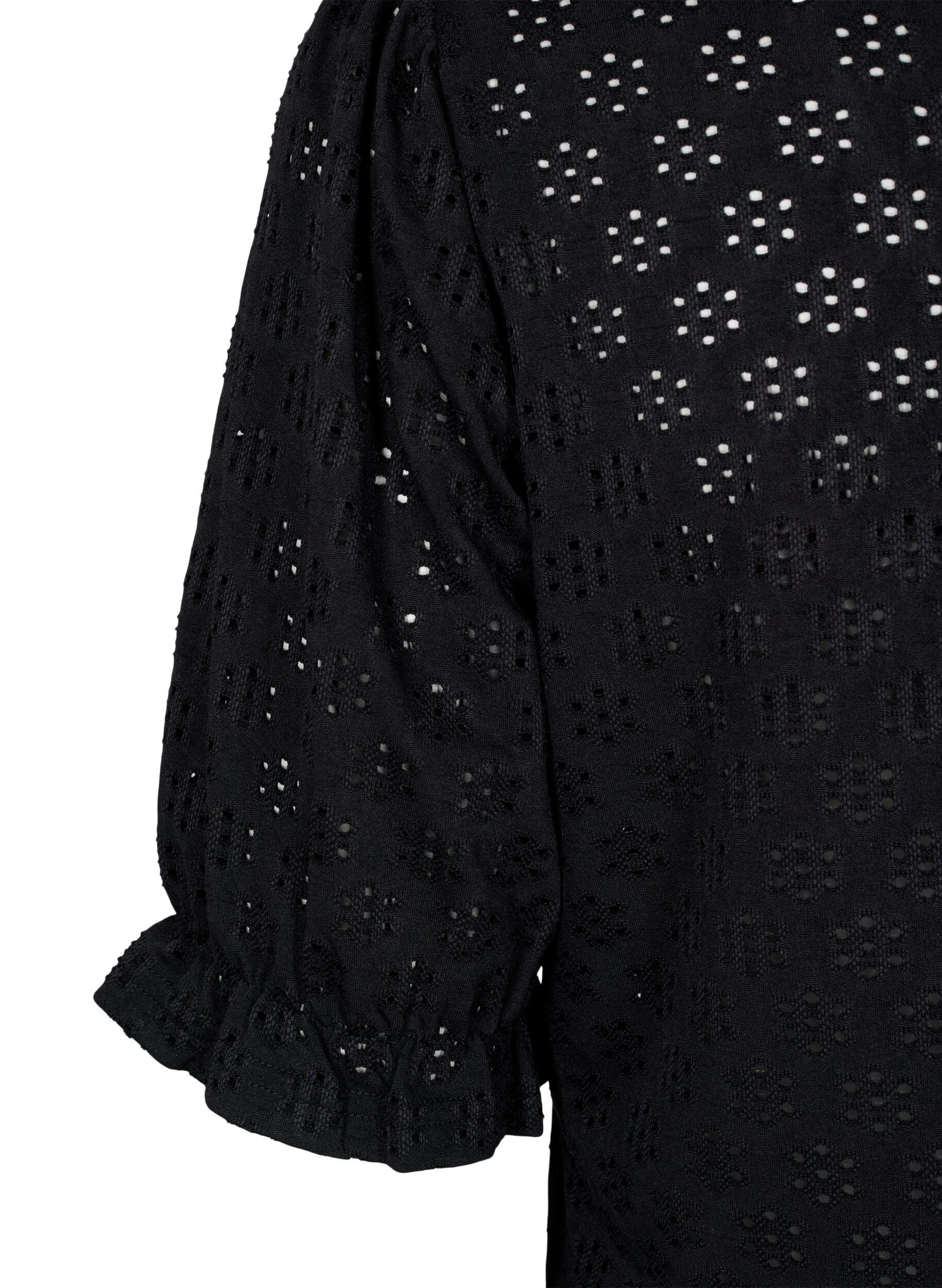 Zizzi Bluse mit V-Ausschnitt und Lochmuster, Black, Packshot image number 3