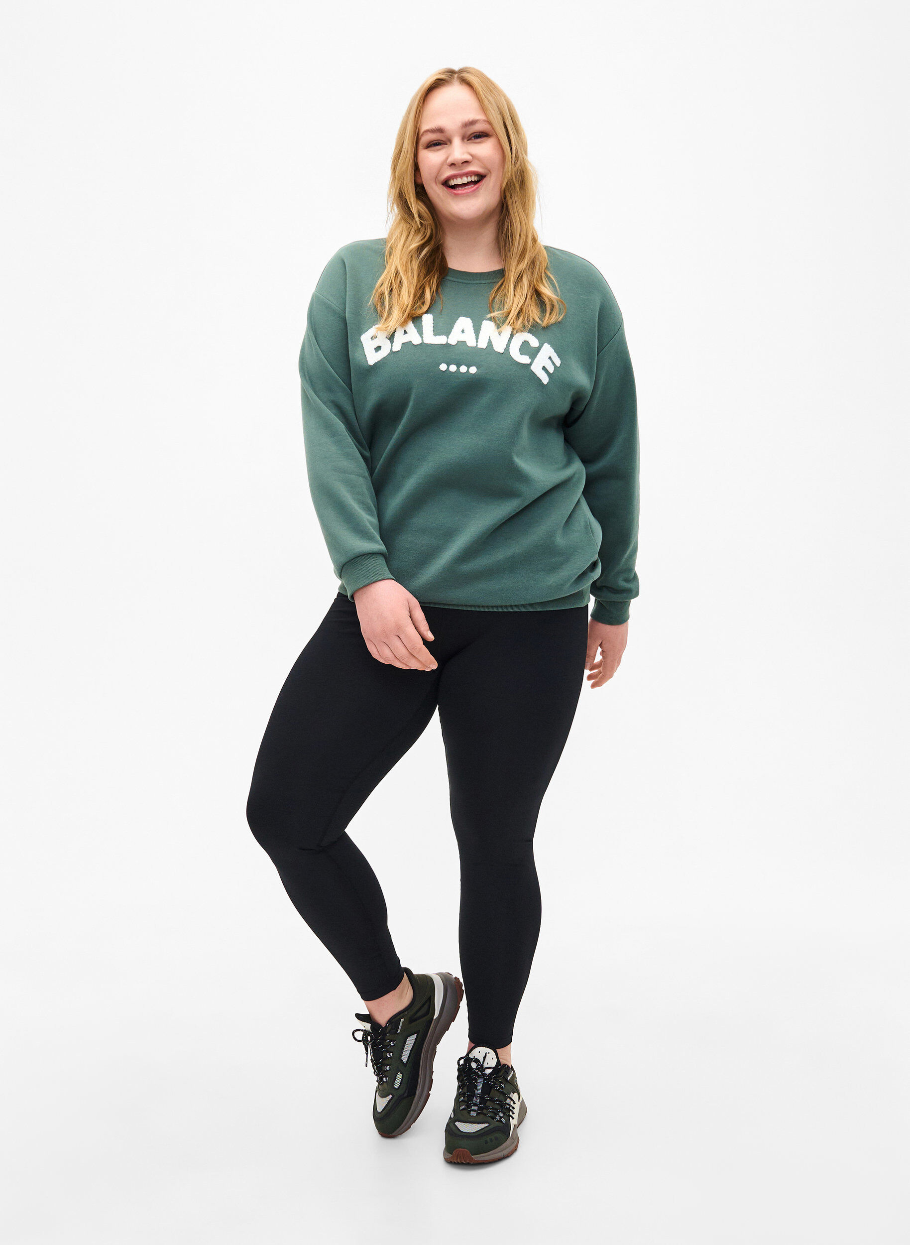 Zizzi Sweatshirt mit Motiv auf der Vorderseite, Gr&uuml;n, Model image number 1