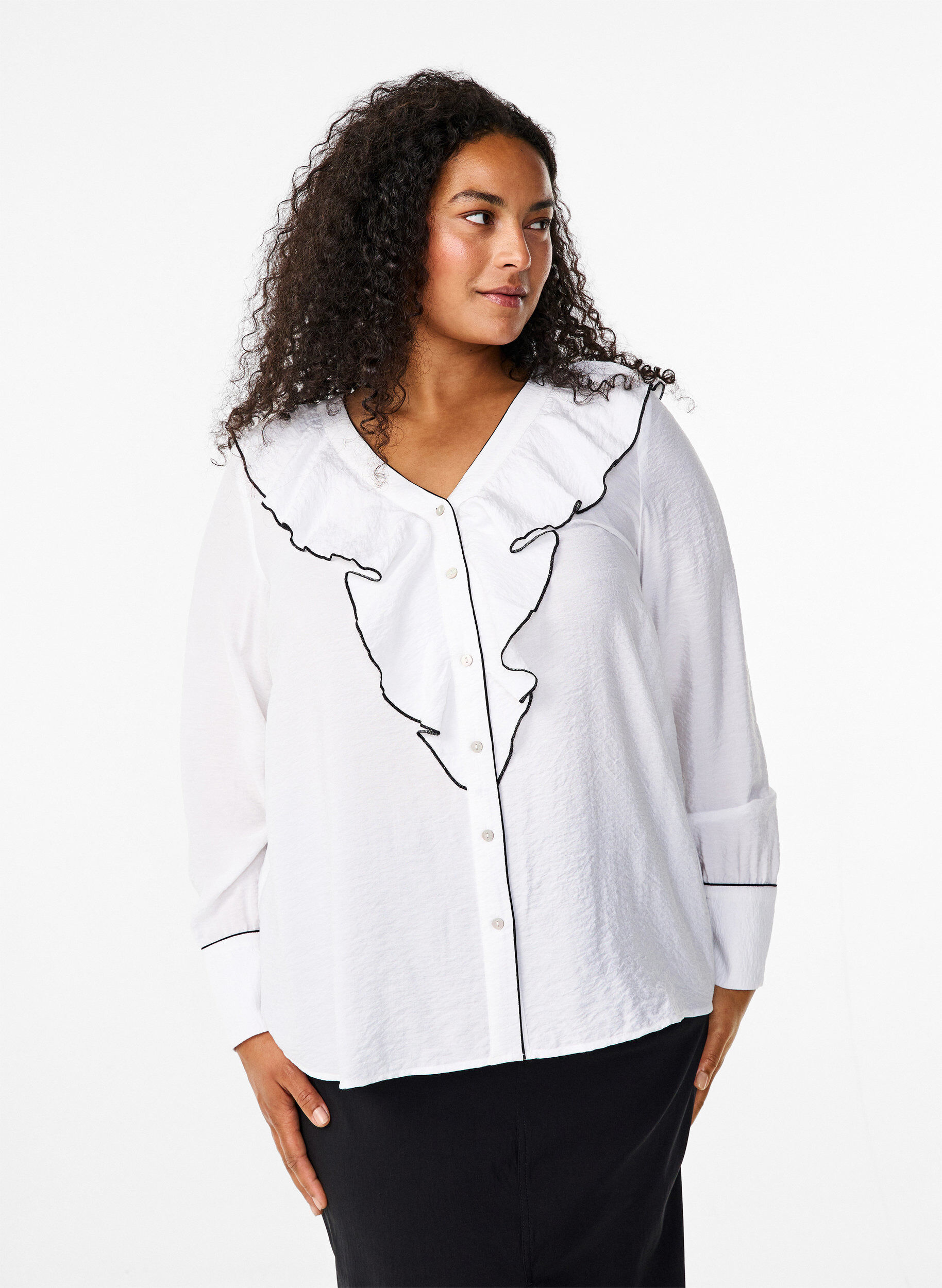 Zizzi Chemisier en viscose &agrave; manches longues et &agrave; jabot, Blanc, Model image number 0