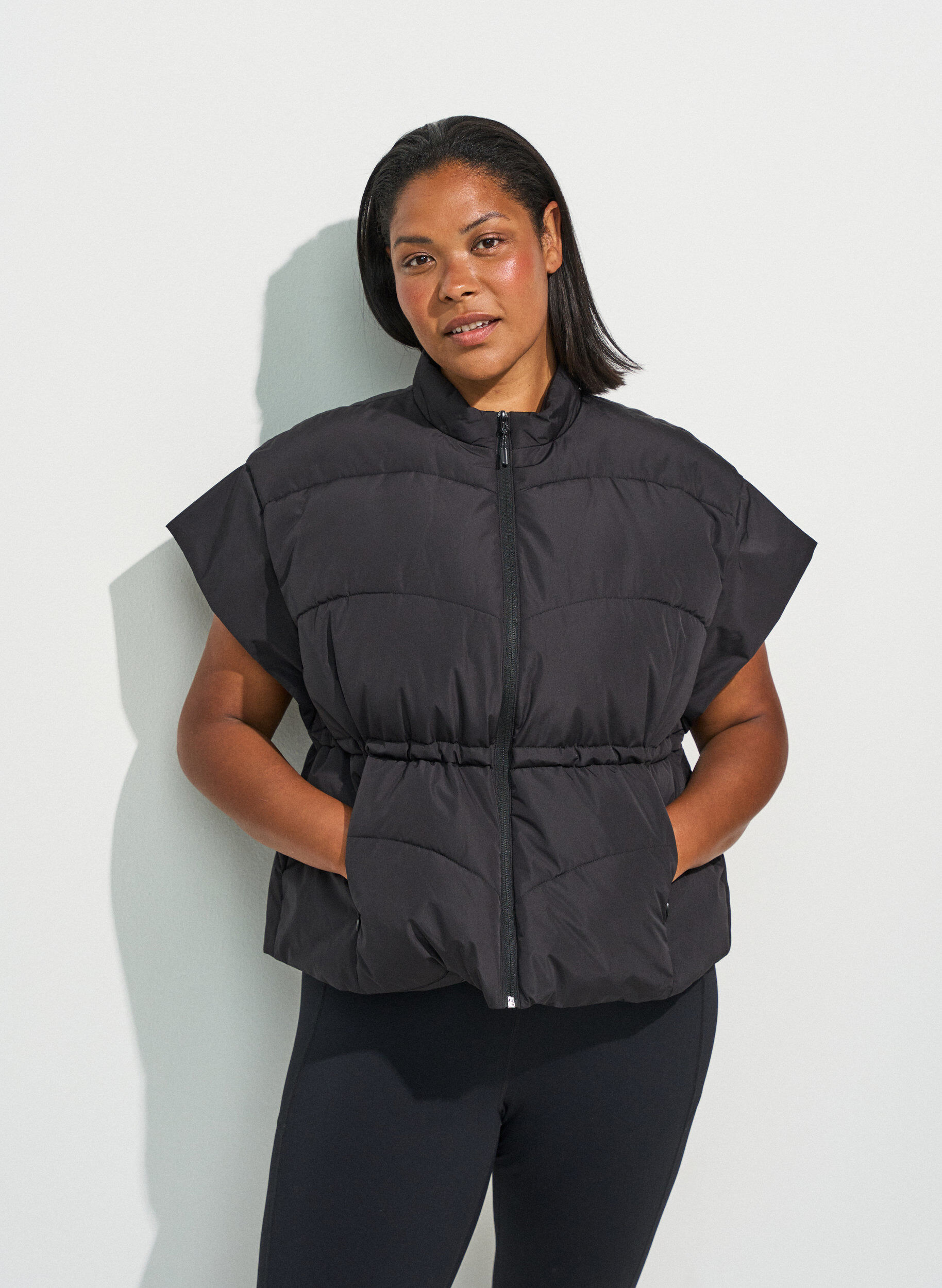 ZizziDoudoune sans manches avec taille ajustable, Noir, Model image number 0