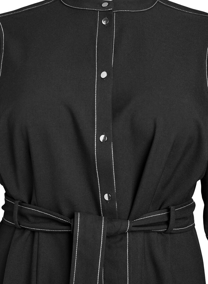 Robe chemise courte avec surpiq&ucirc;res contrastantes et ceinture &agrave; nouer, Noir, Packshot