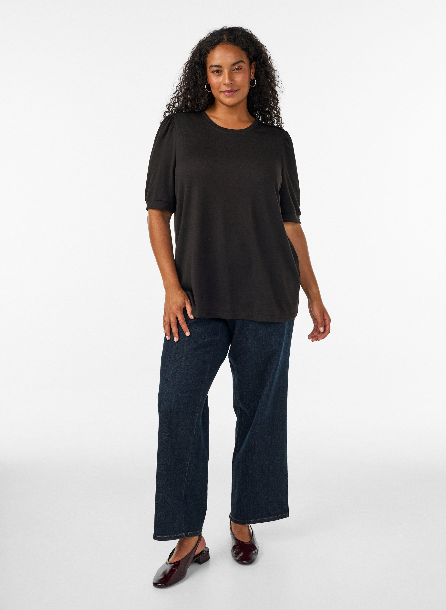 ZizziBluse mit Knopfdetail und kurzen Puff&auml;rmeln, Schwarz, Model image number 1