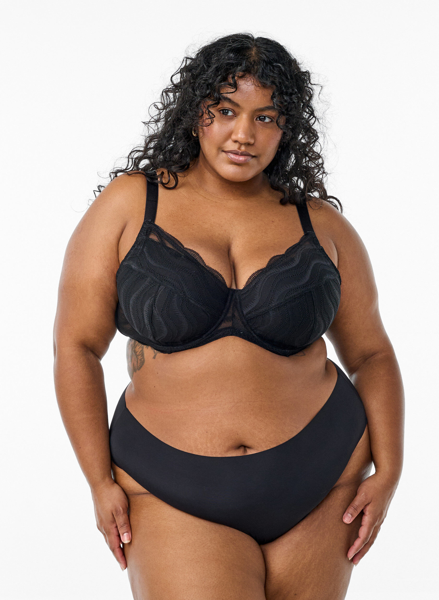 Zizzi Wattierter BH mit Spitze, Schwarz, Model image number 1