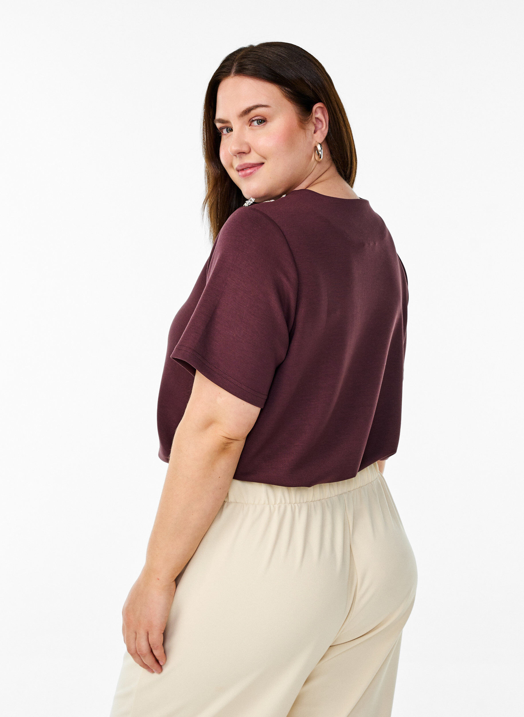 Zizzi Kurz&auml;rmelige Bluse mit Knopfdetail, Dunkles Bordeaux, Model image number 2