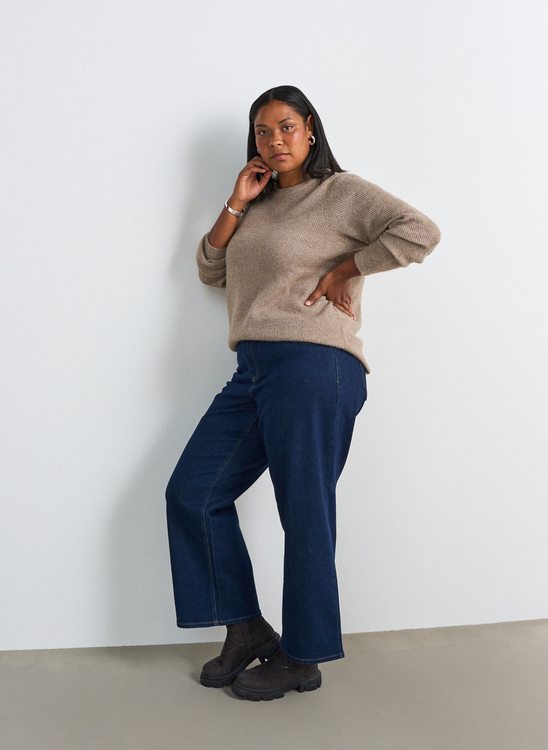 ZizziBlouse en maille chin&eacute;e avec col rond, Beige, Model image number 1
