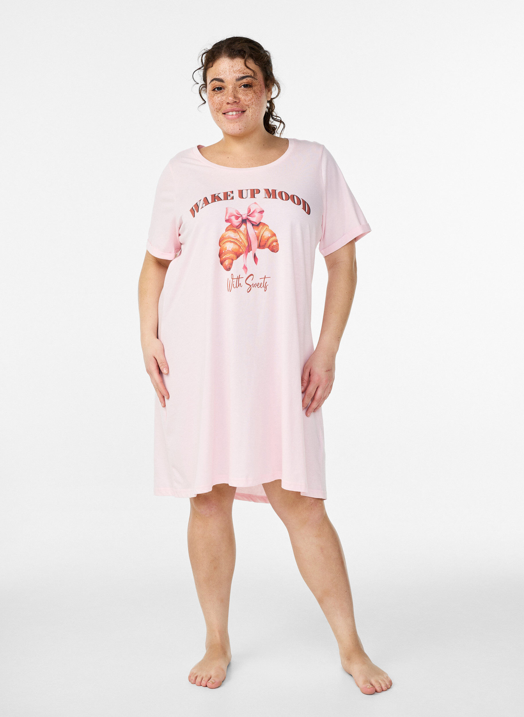 Kurz&auml;rmeliges Nachthemd aus Bio-Baumwolle, Pink, Model