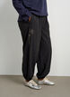 Pantalon d'entra&icirc;nement avec jambes ballon, Noir, Model image number 2