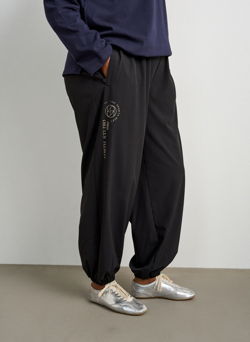 Pantalon d'entra&icirc;nement avec jambes ballon, Noir, Model image number 2