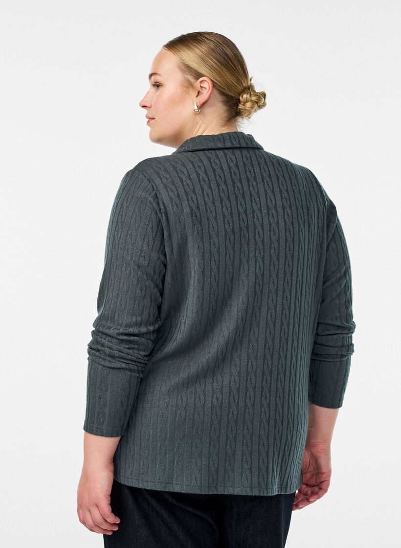 Strickbluse mit Kragen und Zopfmuster, Grün, Model image number 2