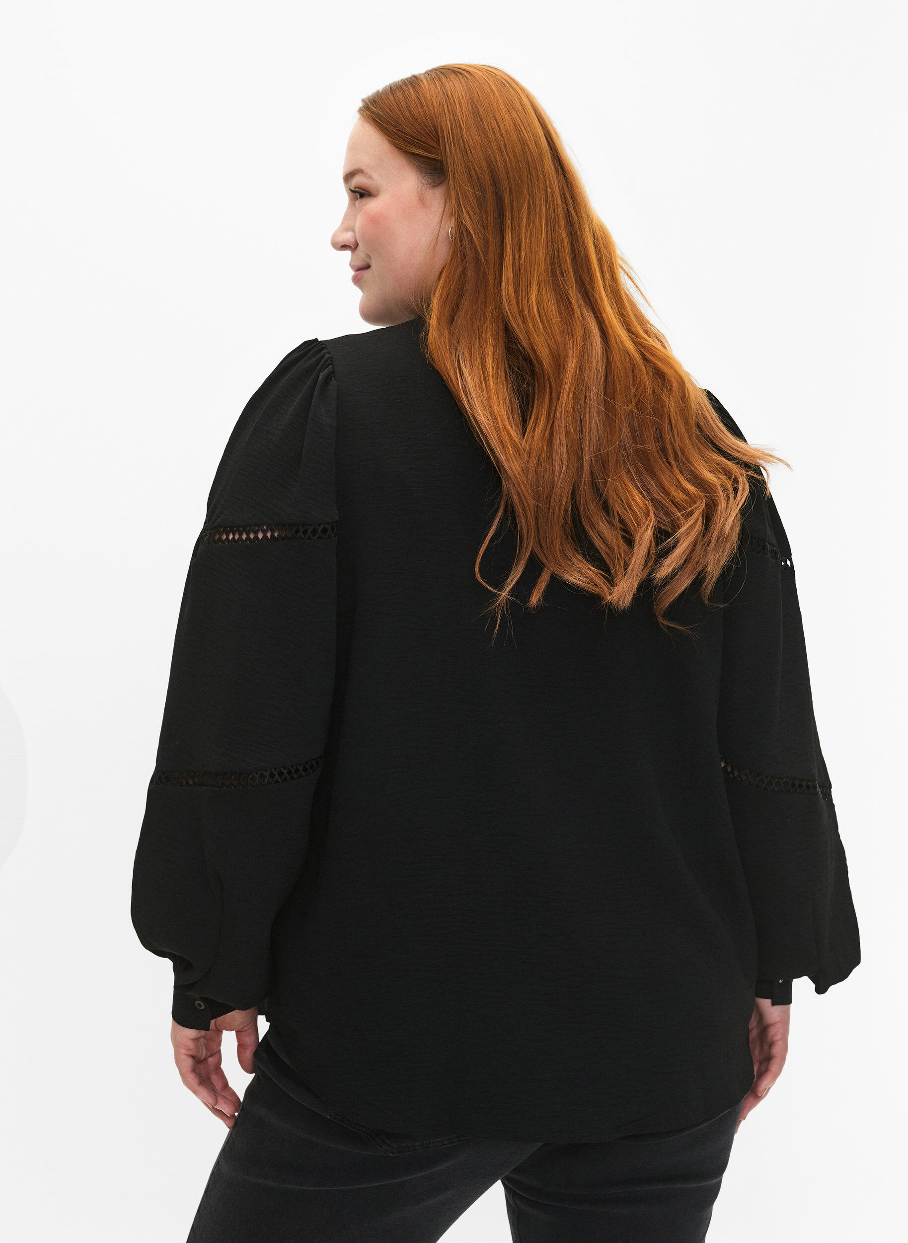 Zizzi  Hemdbluse mit geh&auml;kelten Verzierungen, Black, Model image number 1