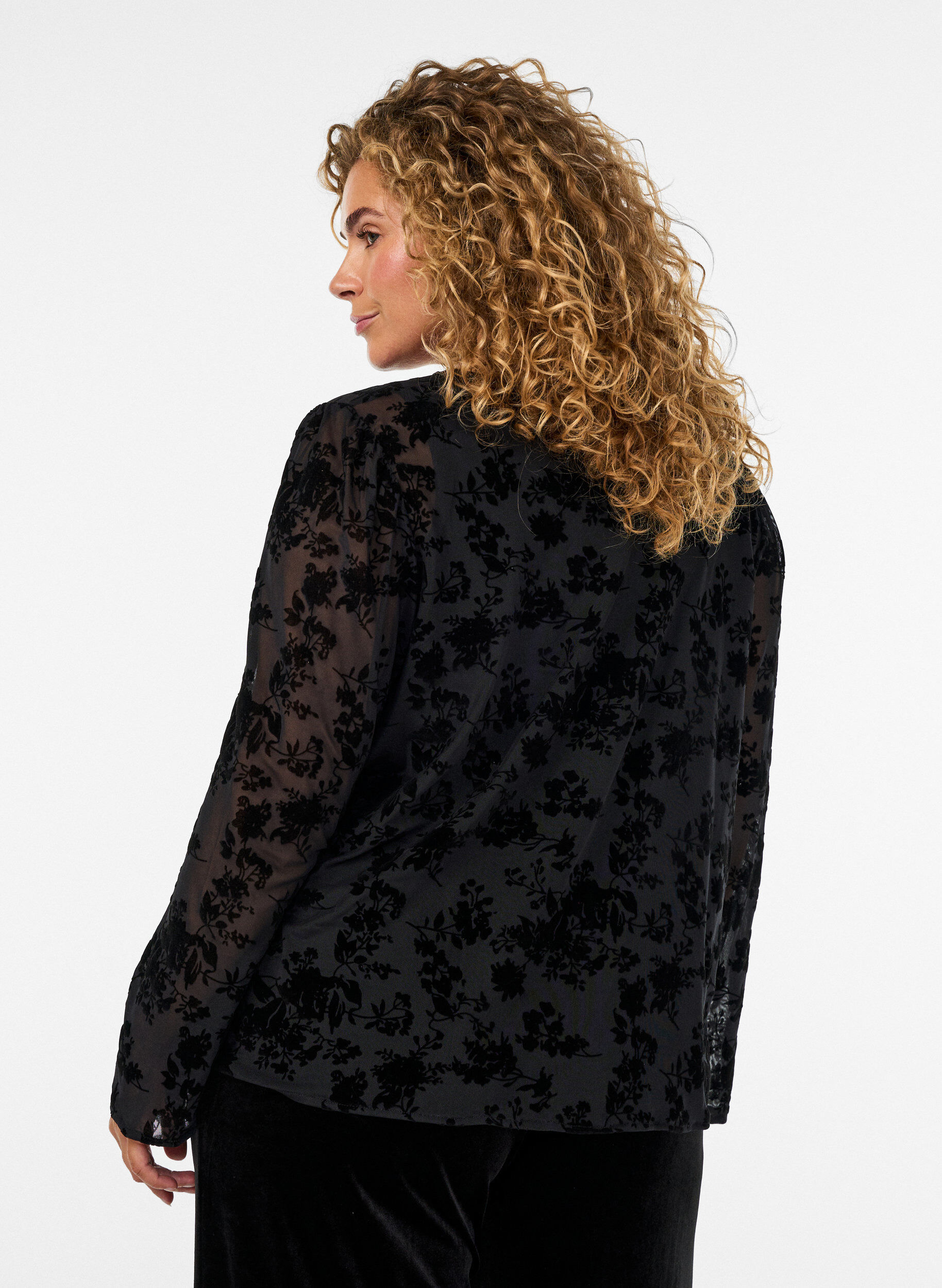 ZizziMeshbluse mit Blumenmuster und offener Front, Schwarz, Model image number 2