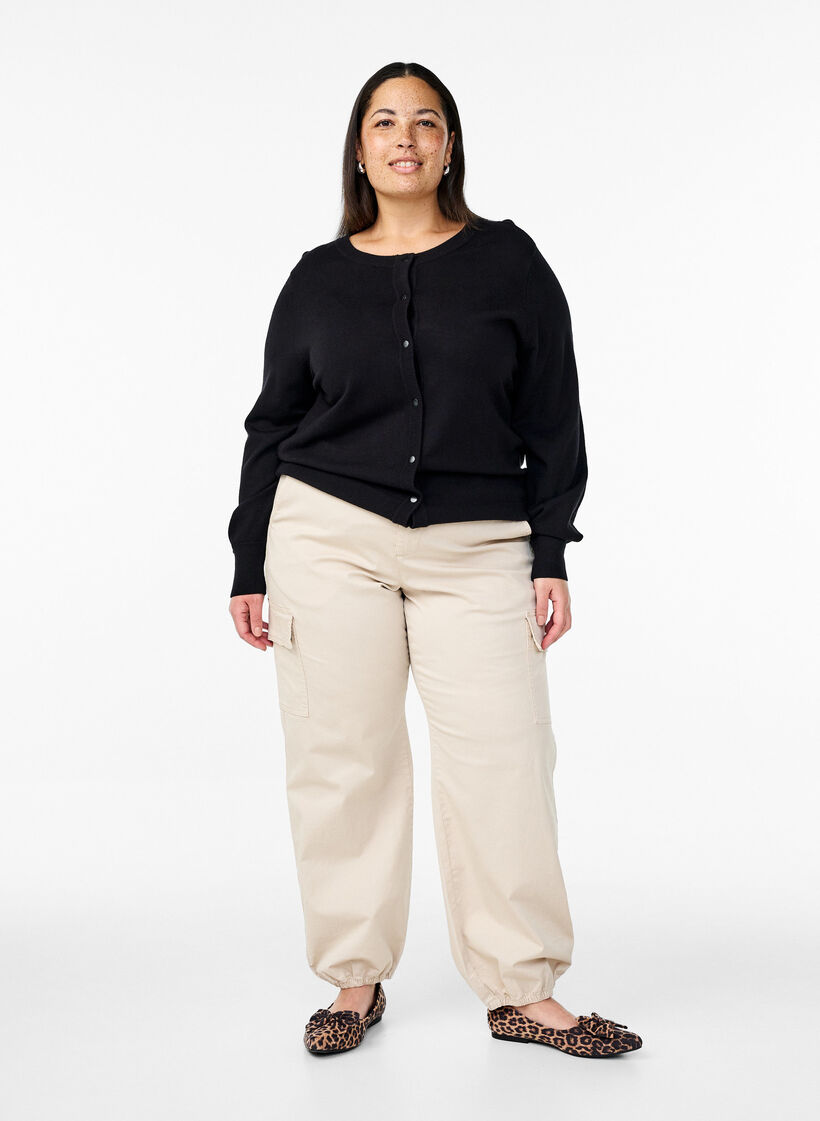 Cardigan en maille avec boutons en mélange de viscose, Black, Model image number 2