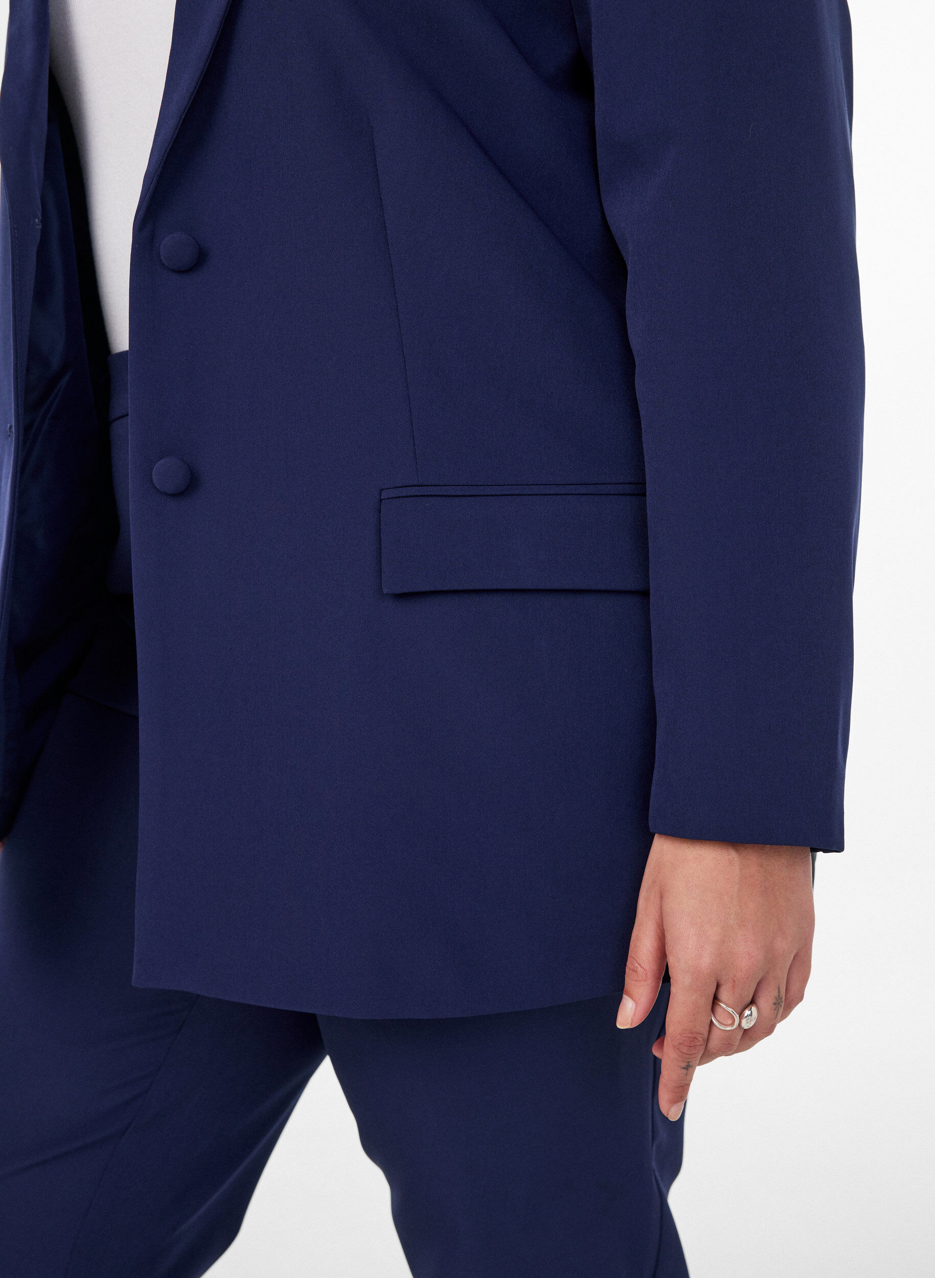 ZizziKlassischer Blazer mit Knopfverschluss, Blau, Model image number 3