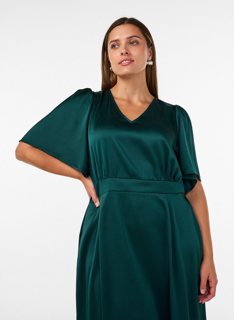 Empire-Partykleid in Midil&auml;nge, Gr&uuml;n, Model image number 2