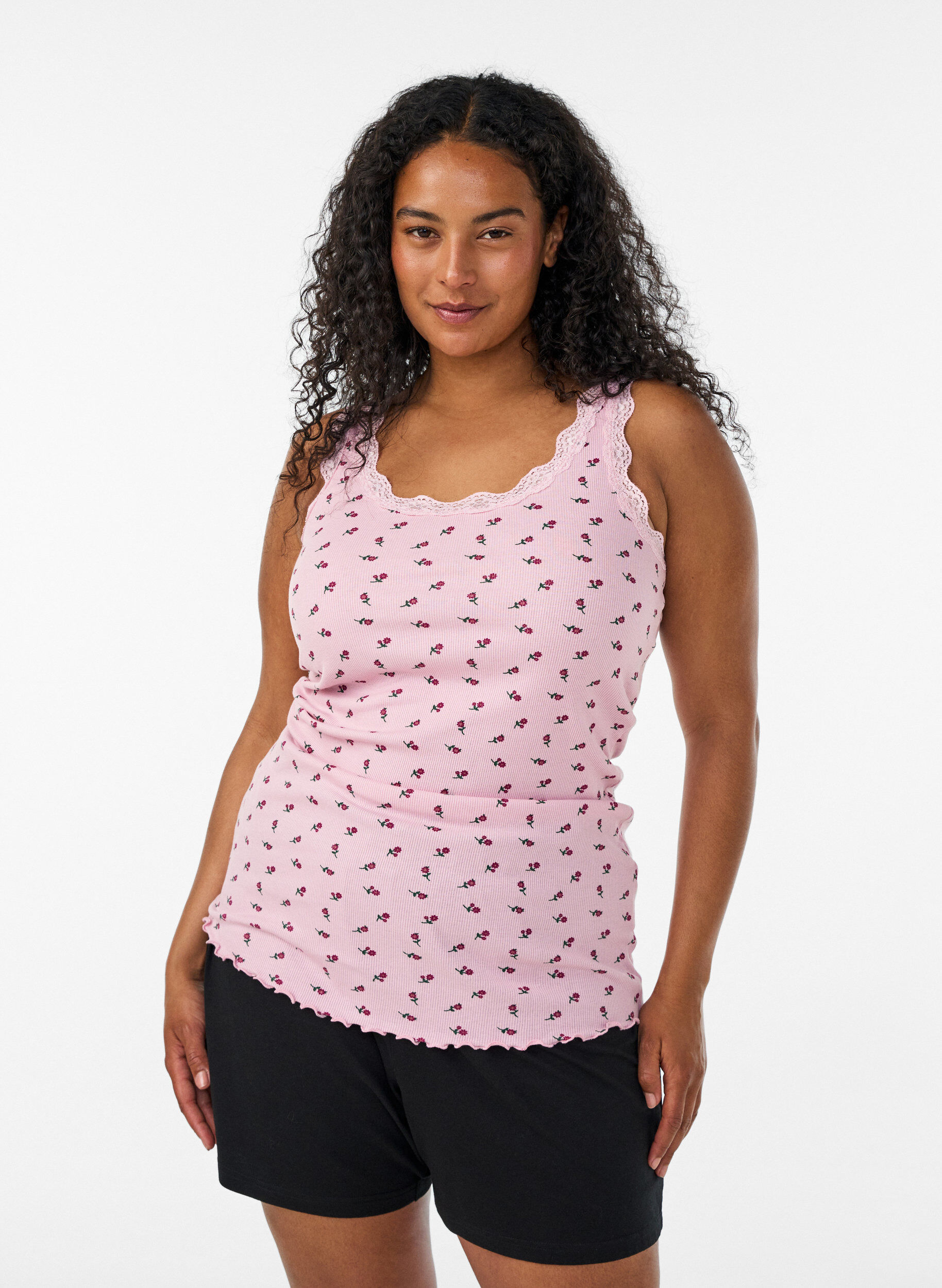 ZizziTop avec imprim&eacute; et bord en dentelle, Rose poudr&eacute;e, Model image number 0