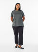 Basic-T-Shirt aus Baumwolle mit Rundhalsausschnitt, Gr&uuml;n, Model image number 1