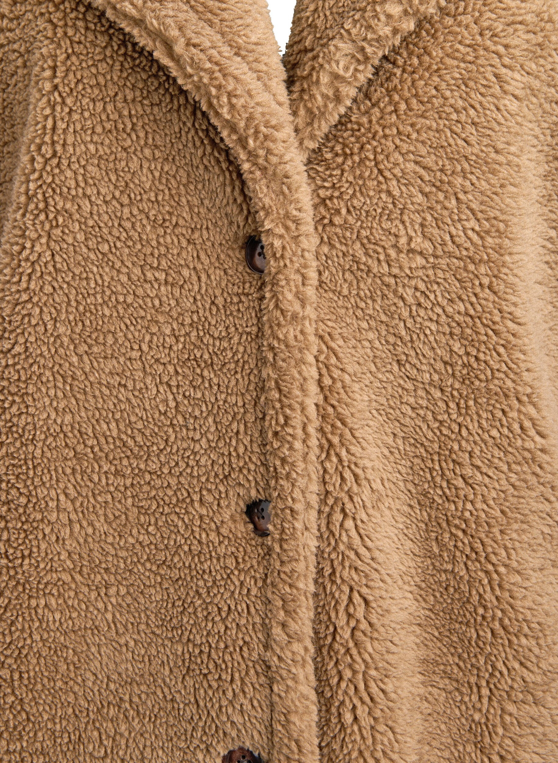Zizzi Weiche Teddyjacke mit Kn&ouml;pfen und Kragen, Braun, Packshot image number 2