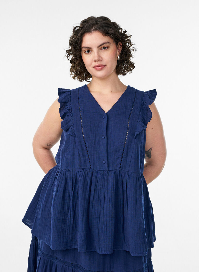 &Auml;rmellose Bluse aus Baumwoll-Musselin mit R&uuml;schen, Blau, Model image number 0