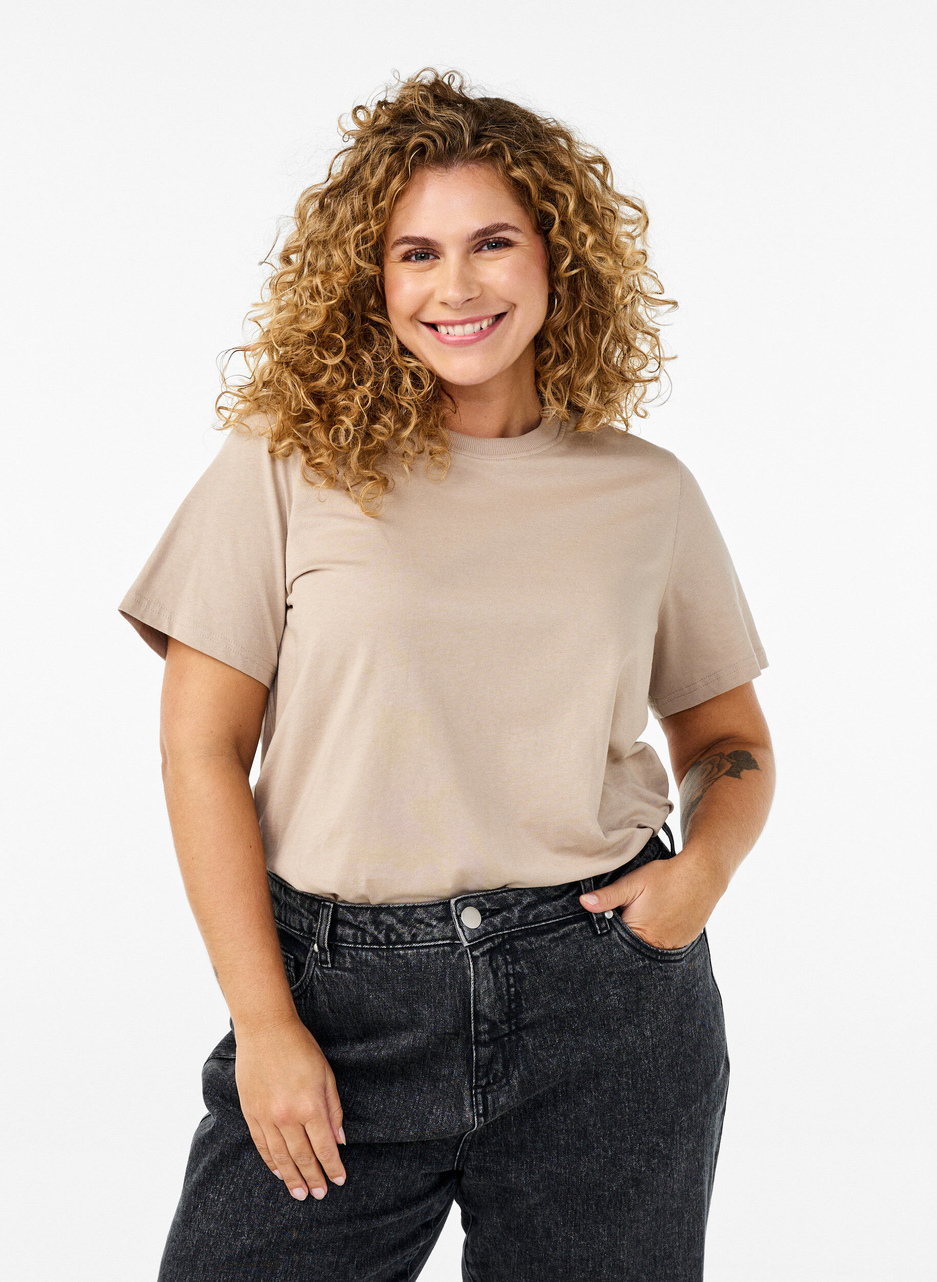 ZizziBasic-T-Shirt aus Baumwolle mit Rundhalsausschnitt, Beige, Model image number 0