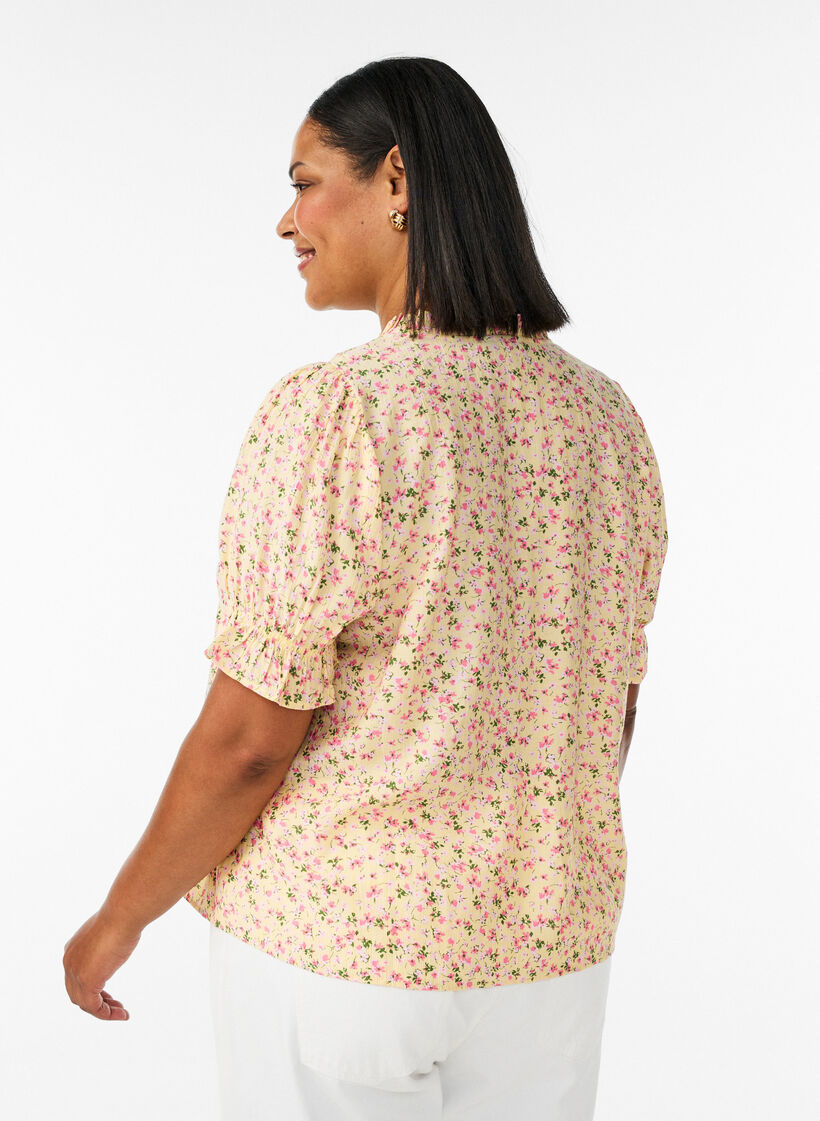 Gebl&uuml;mte Bluse aus Viskose mit kurzen &Auml;rmeln und R&uuml;schenkragen, Gelb, Model image number 2