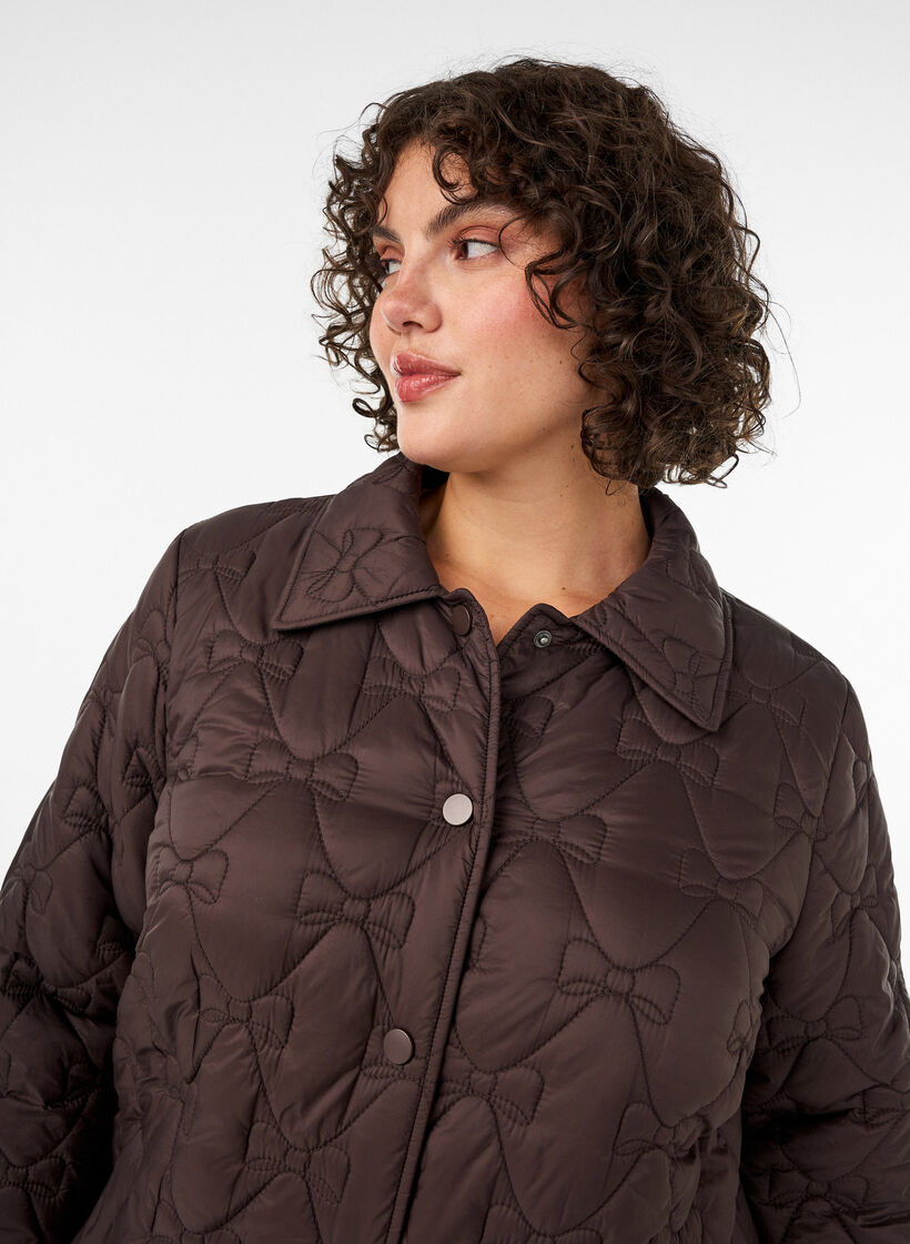 Veste l&eacute;g&egrave;rement matelass&eacute;e &agrave; surpiq&ucirc;res d&eacute;coratives, Marron, Model image number 3