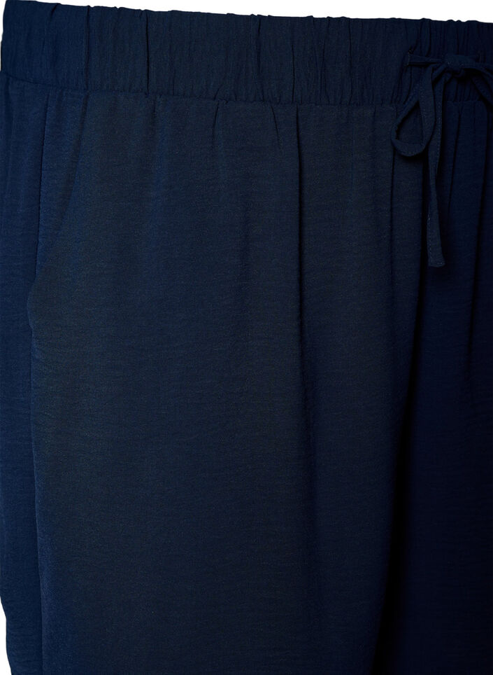 Kurze Hose mit Taschen und elastischem Bund, Blau, Packshot image number 2