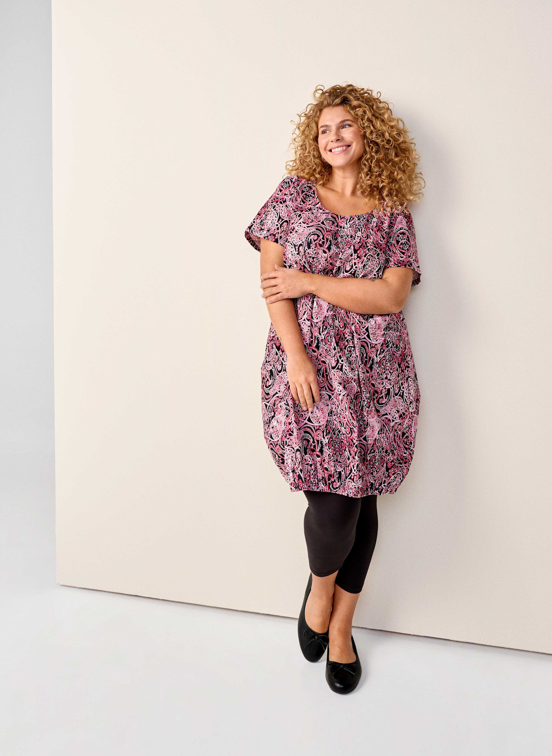 Kurz&auml;rmliges Baumwollkleid mit Aufdruck