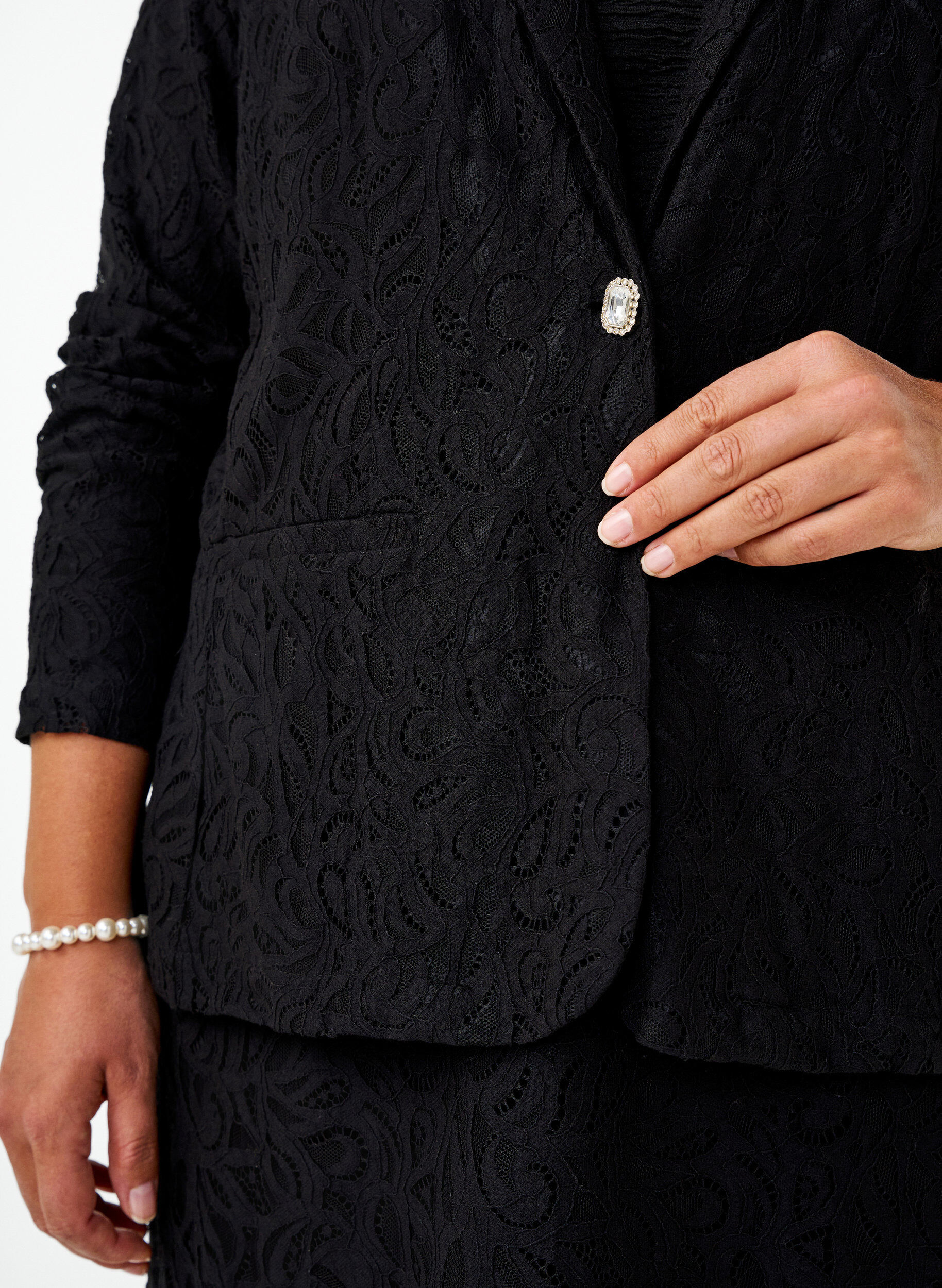Zizzi Spitzenblazer mit Taschen, Black, Model image number 2