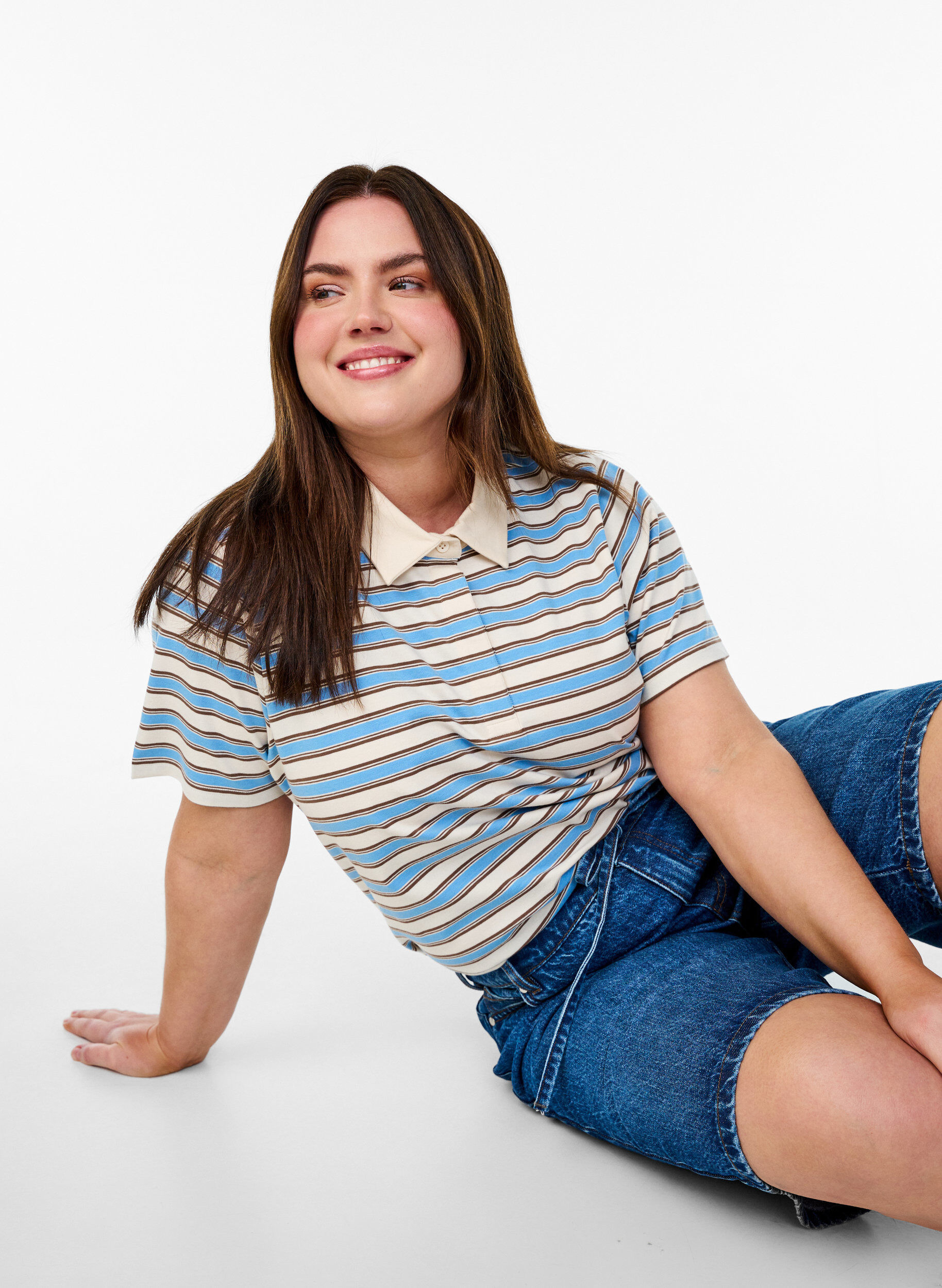 Zizzi Poloshirt mit Streifen und kurzen &Auml;rmeln, Blau, Image image number 0