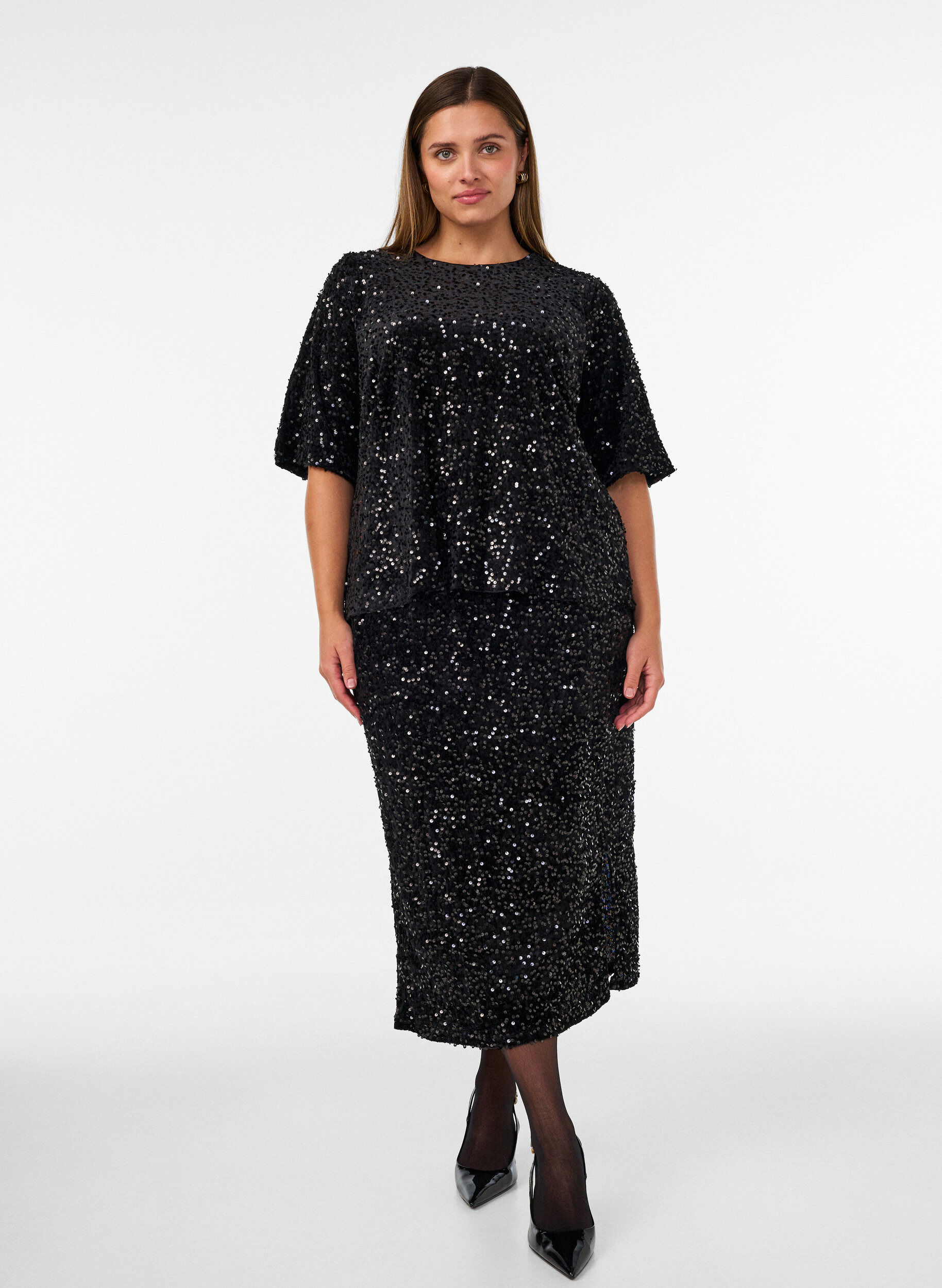 Jupe midi avec sequins et fentes, Noir, Model