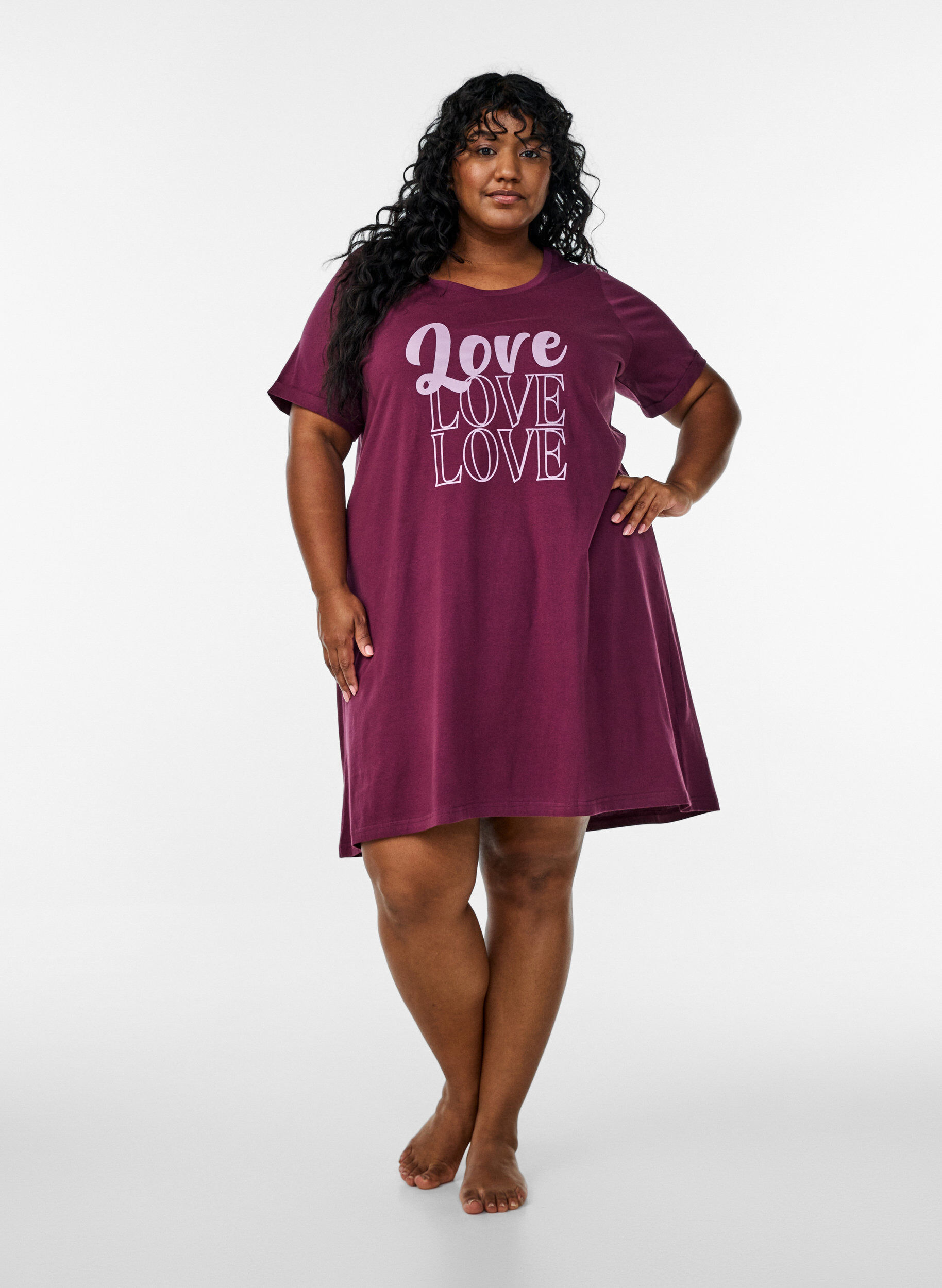 Zizzi Chemise de nuit &agrave; manches courtes en coton biologique, Bordeaux fonc&eacute;, Model image number 1