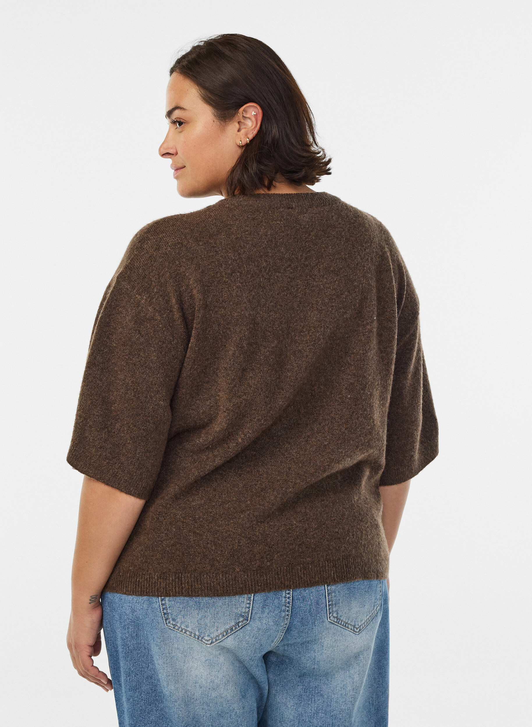 Zizzi Locker sitzende Strickshirt mit kurzen &Auml;rmeln, Braun, Model image number 2