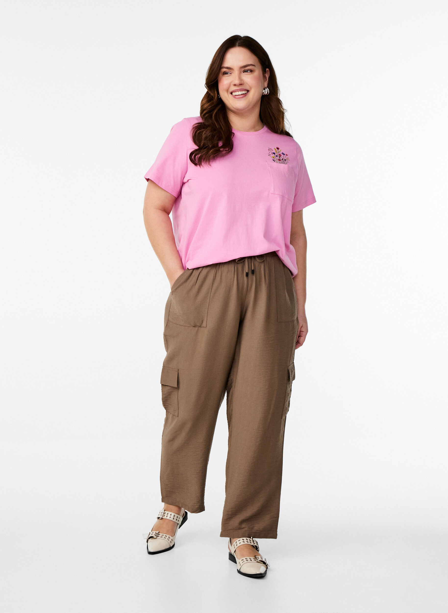 Zizzi T-Shirt mit Brusttasche, Pink, Model image number 1