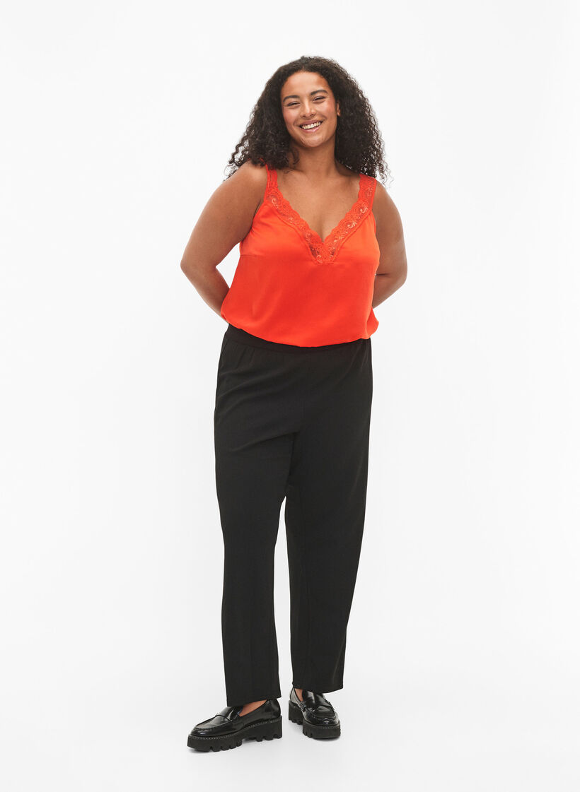 FLASH - Top avec col en V et bord en dentelle, Orange.com, Model image number 2