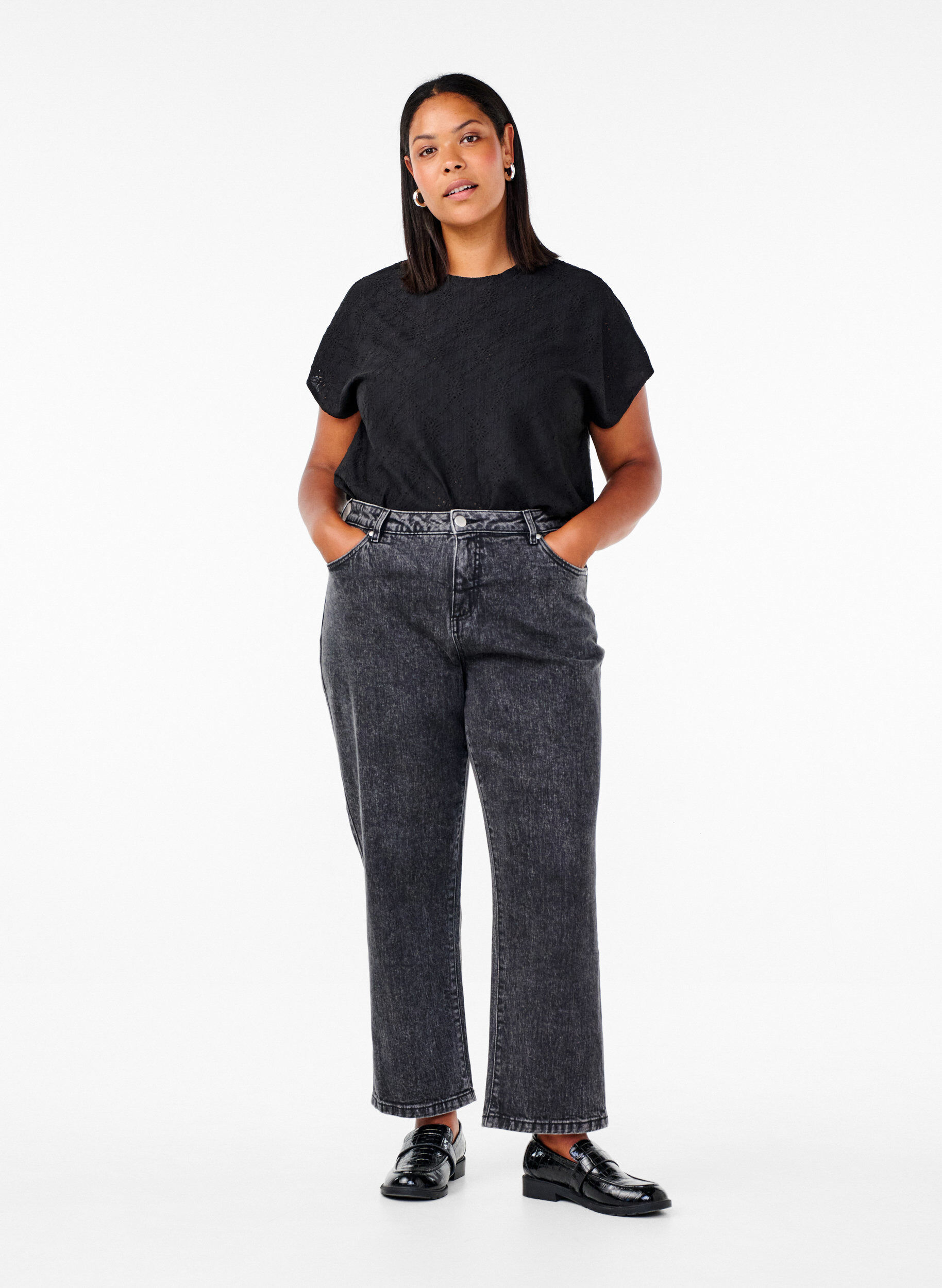 Zizzi Chemisier &agrave; manches courtes avec broderie florale, Black, Model image number 2