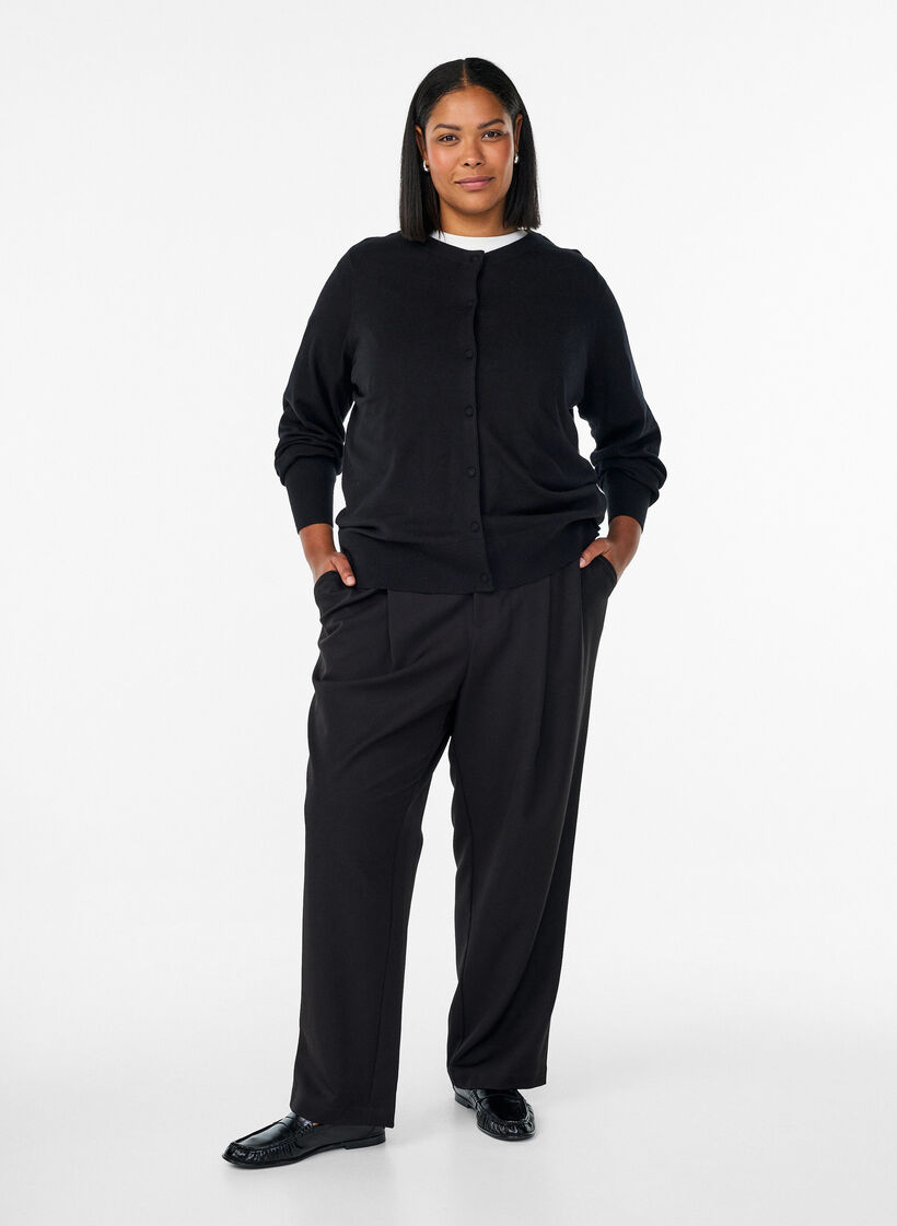 Cardigan avec col rond et boutons recouverts de tissu, Noir, Model image number 1