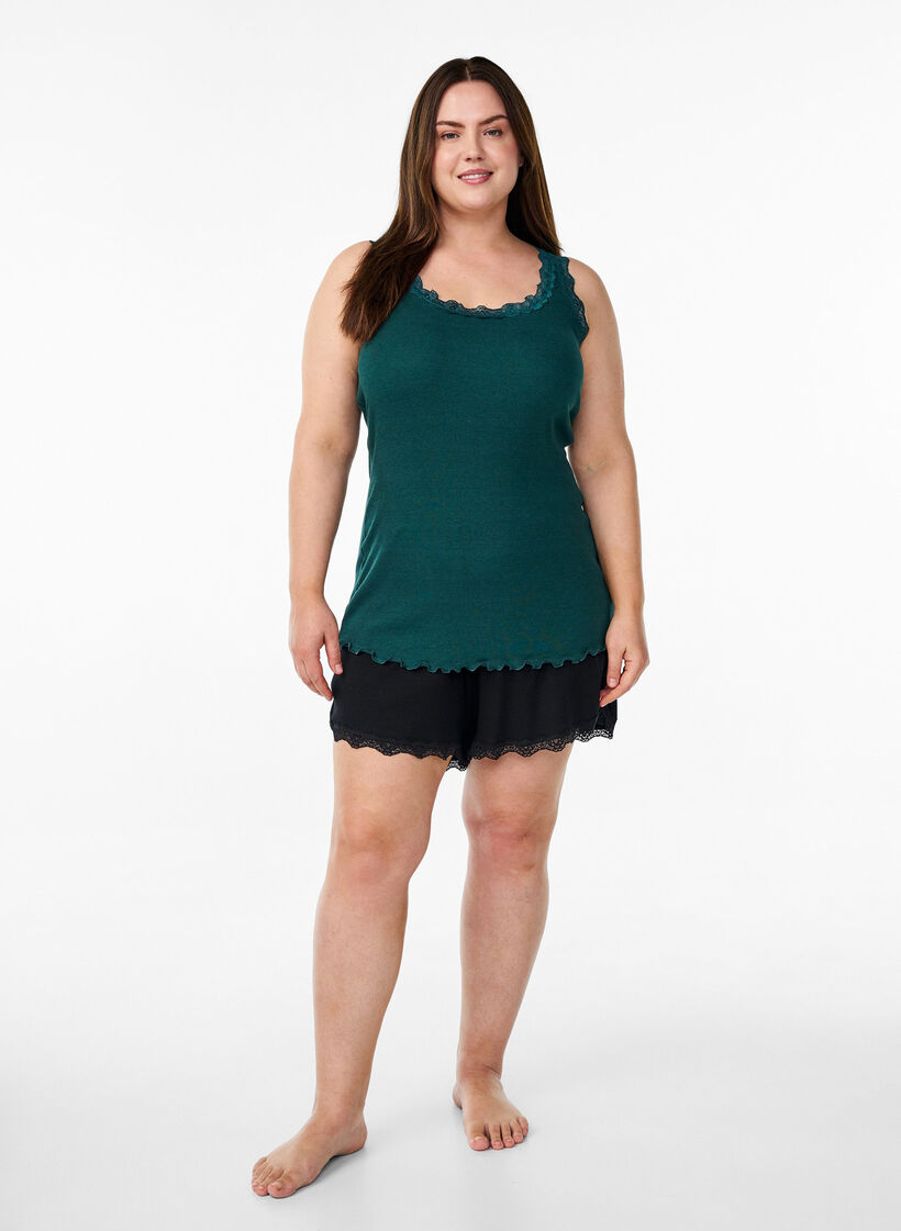 Top avec finitions en dentelle, Vert fonc&eacute;, Model image number 1