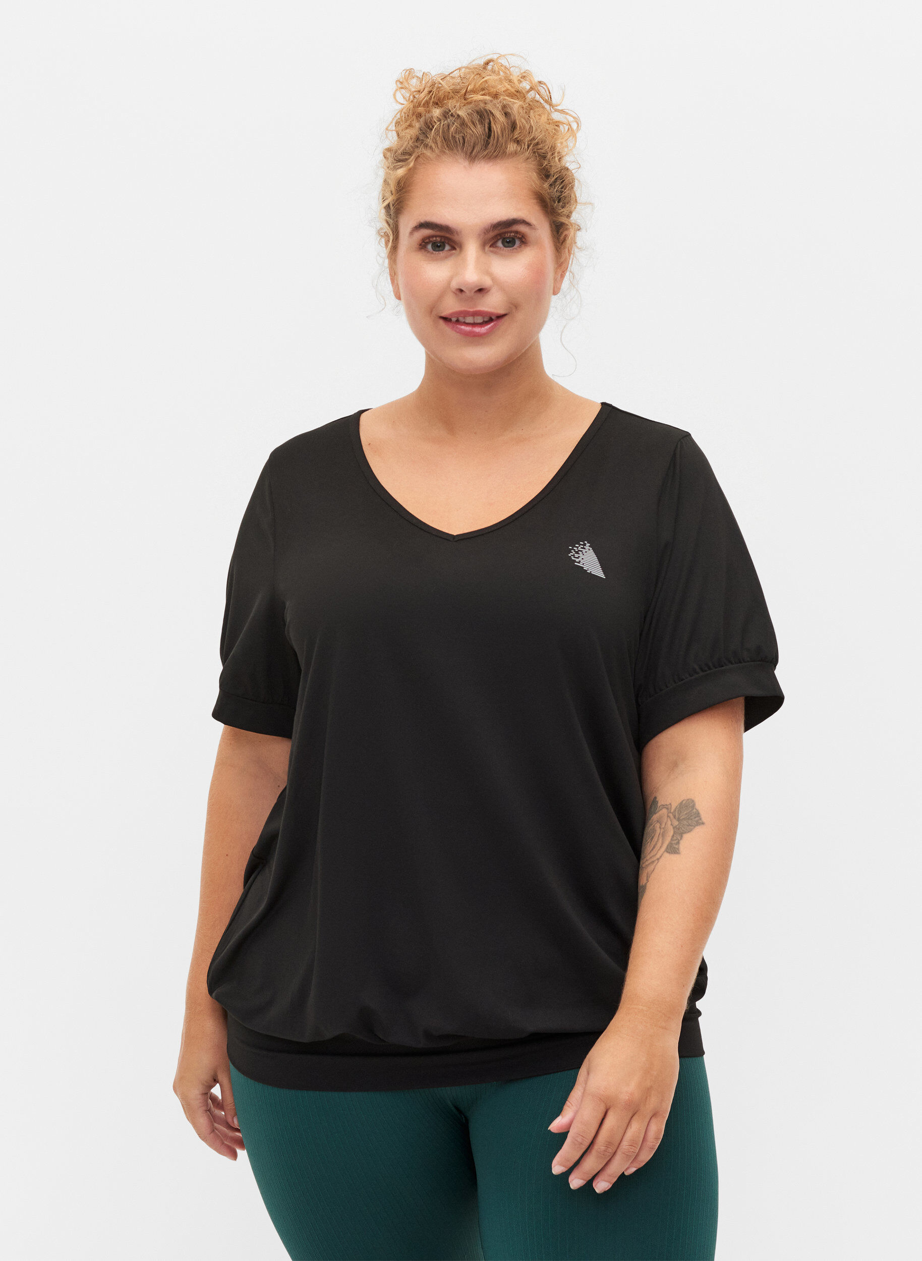 Zizzi T-shirt d'entra&icirc;nement de couleur unie avec col en V, Black, Model image number 0