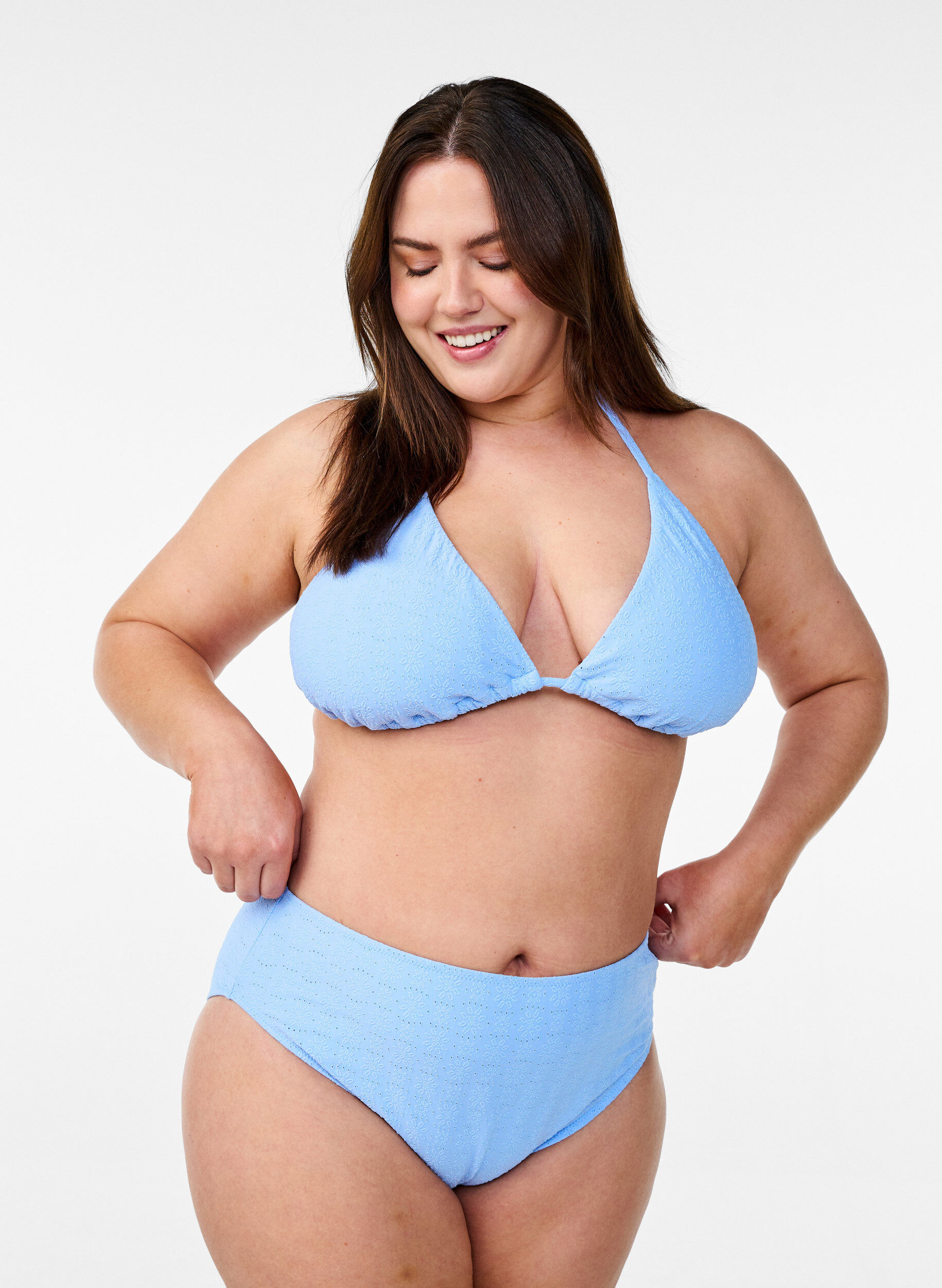 Zizzi Haut de bikini triangle avec motif textur&eacute;, Bleu, Model image number 1