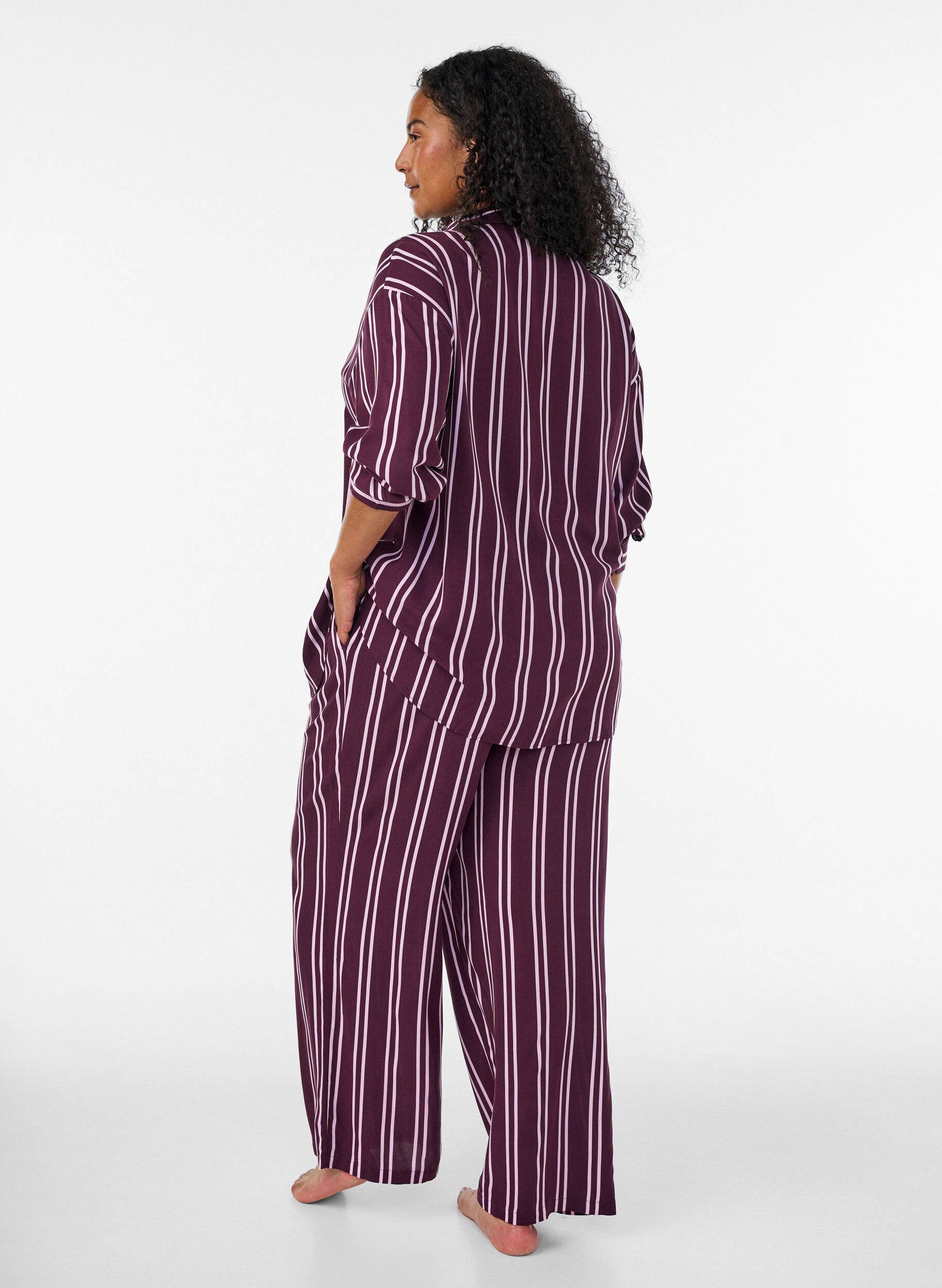 ZizziBas de pyjama ample &agrave; rayures, Bordeaux fonc&eacute;, Model image number 2