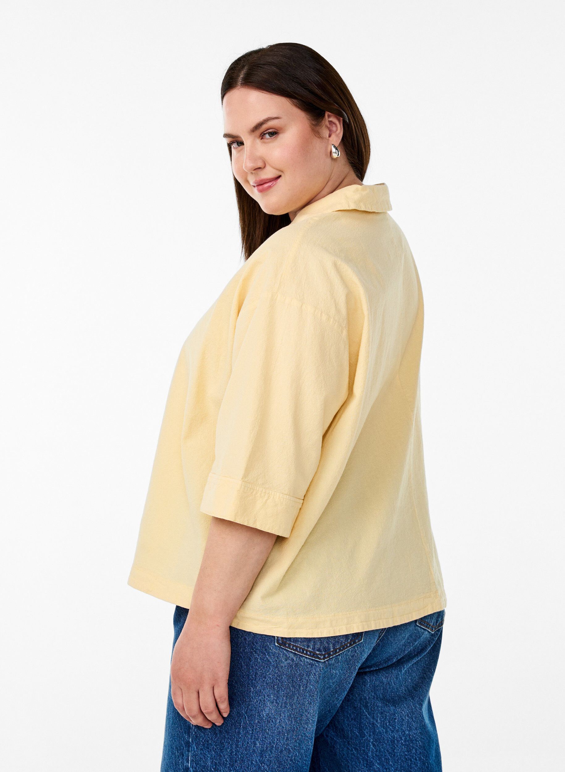 Zizzi Lockere Bluse mit Kragen und 1/2 &Auml;rmeln, Gelb, Model image number 2