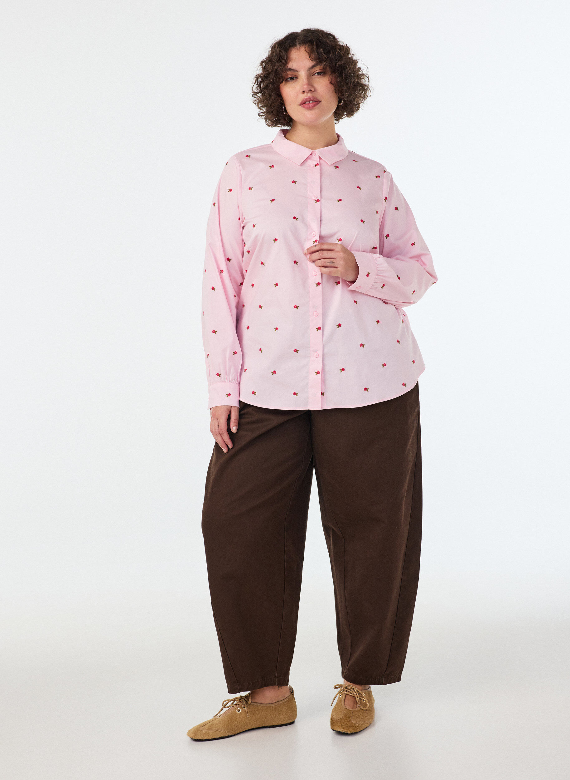 ZizziChemise avec cerises brod&eacute;es, Rose, Model image number 1